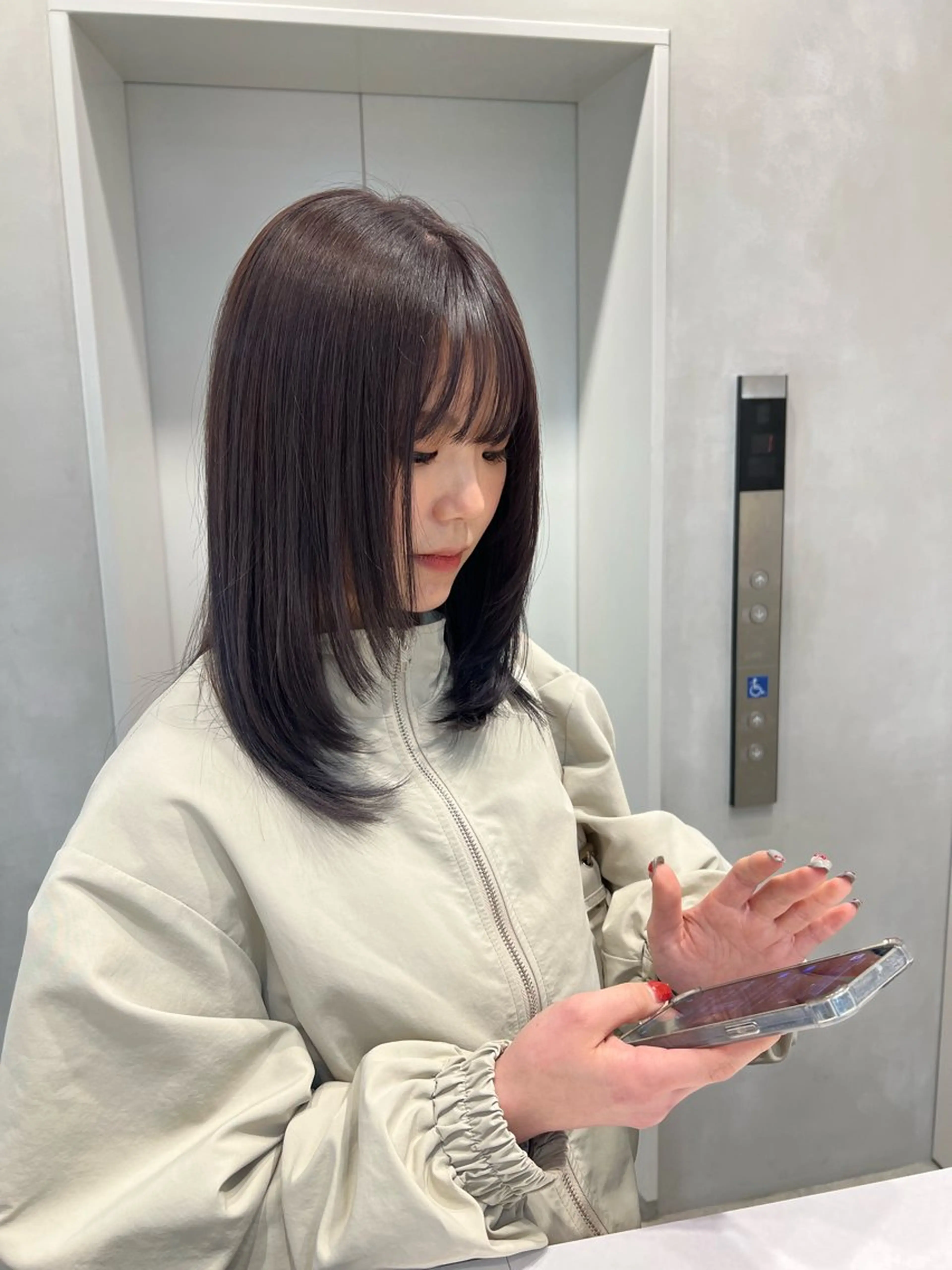 セミロング カラー ayaka 🍀のヘアスタイル