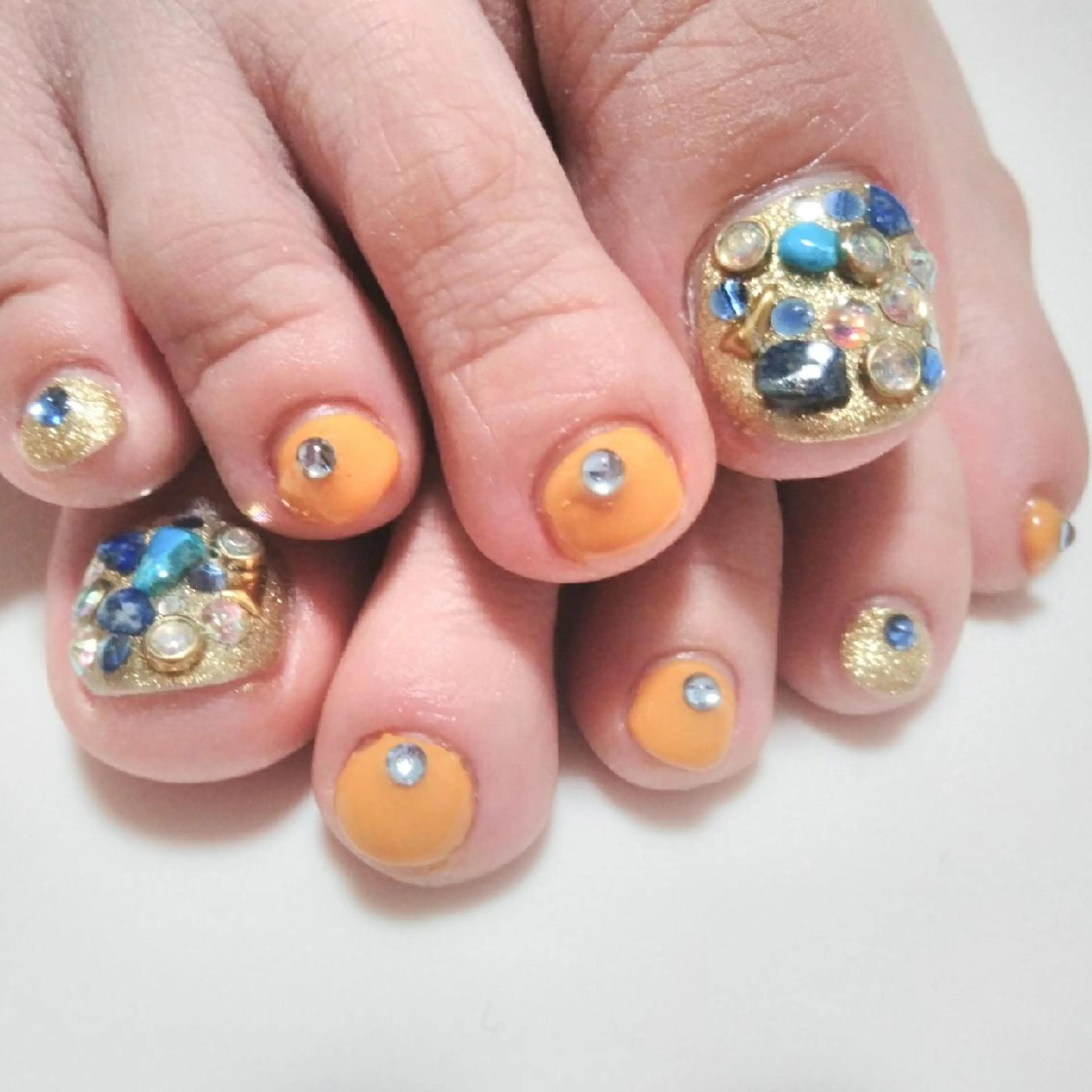 ネイル フットネイル フットネイル エステとネイル ローズコンフォートのネイルデザイン