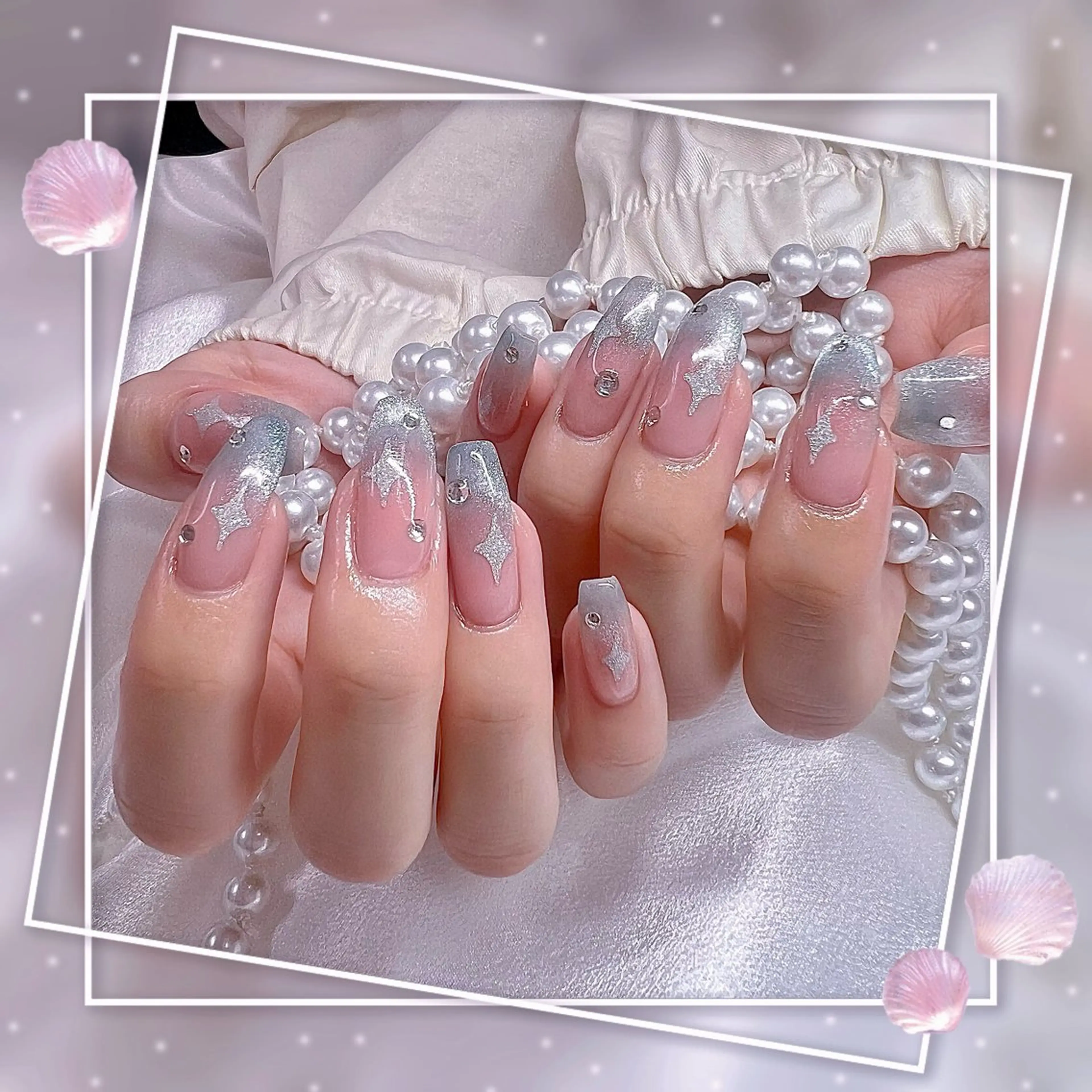 ネイル フレンチネイル グラデーション キラキラネイル 韓国ネイル マグネットネイル ハンドネイル ハンドケア Chill Nailsalonのネイルデザイン