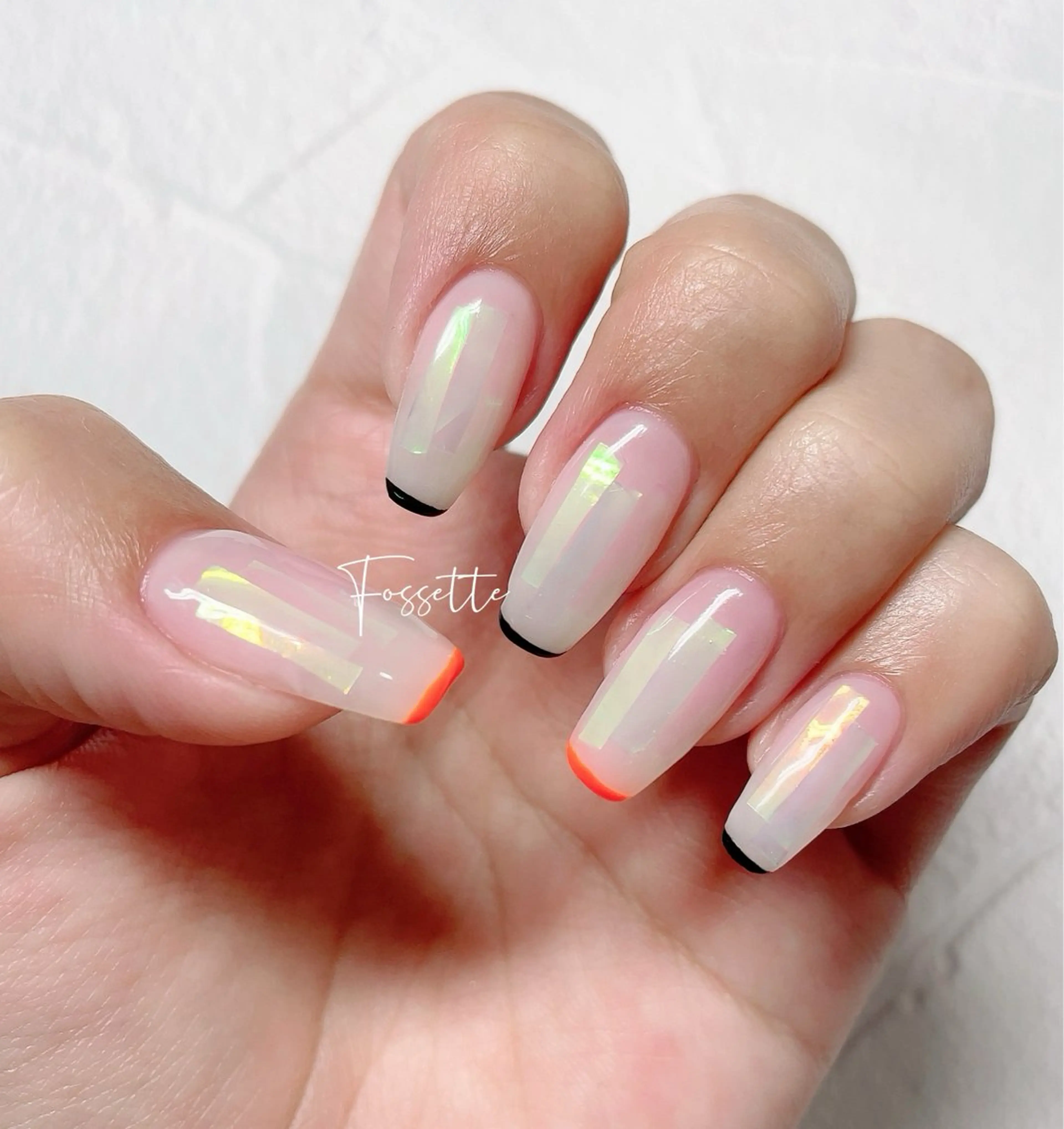 ネイル オーロラネイル フレンチネイル 夏ネイル nailsalon Fossetteのネイルデザイン