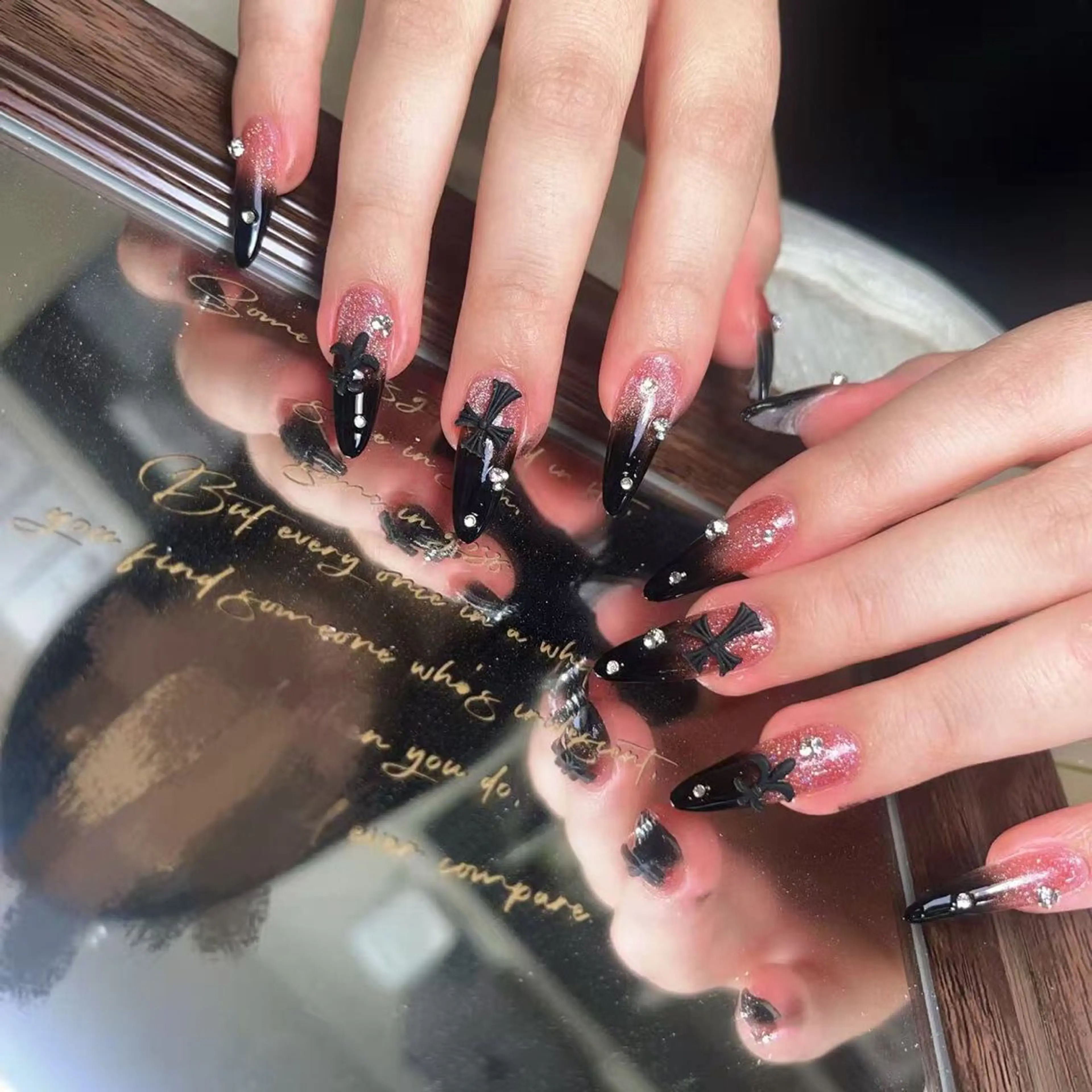 ネイル ハンドネイル ハンドケア BuBu Nail渋谷道玄坂のネイルデザイン