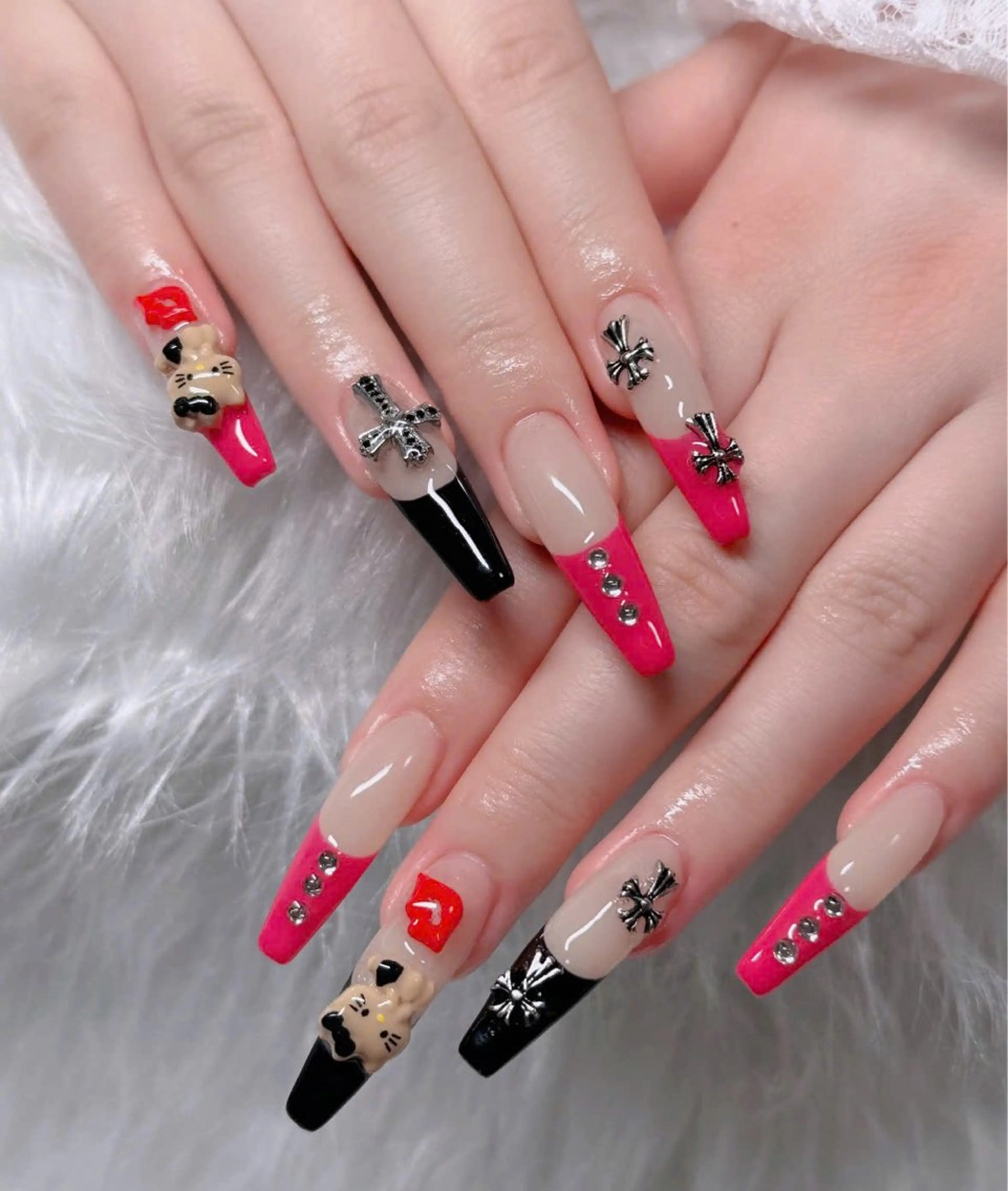 ネイル オーロラネイル フレンチネイル ジェルネイル ハロウィン キラキラネイル ハンドネイル H.baby Nail Salonのネイルデザイン