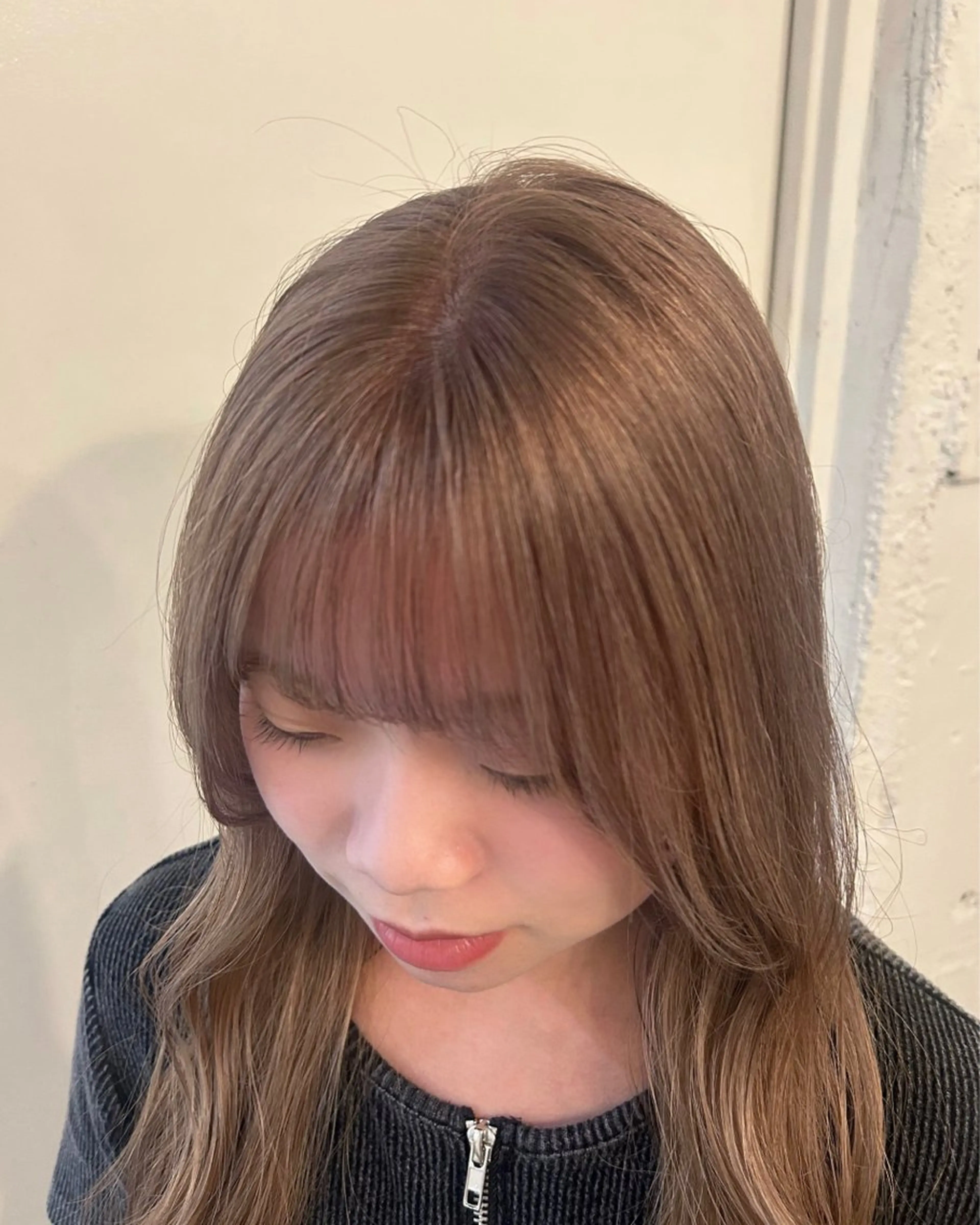 ロング カラー ベージュカラー ブリーチ ミルクティーベージュ カット ヘアカラー トリートメント ＊UNU＊ RICOのヘアスタイル