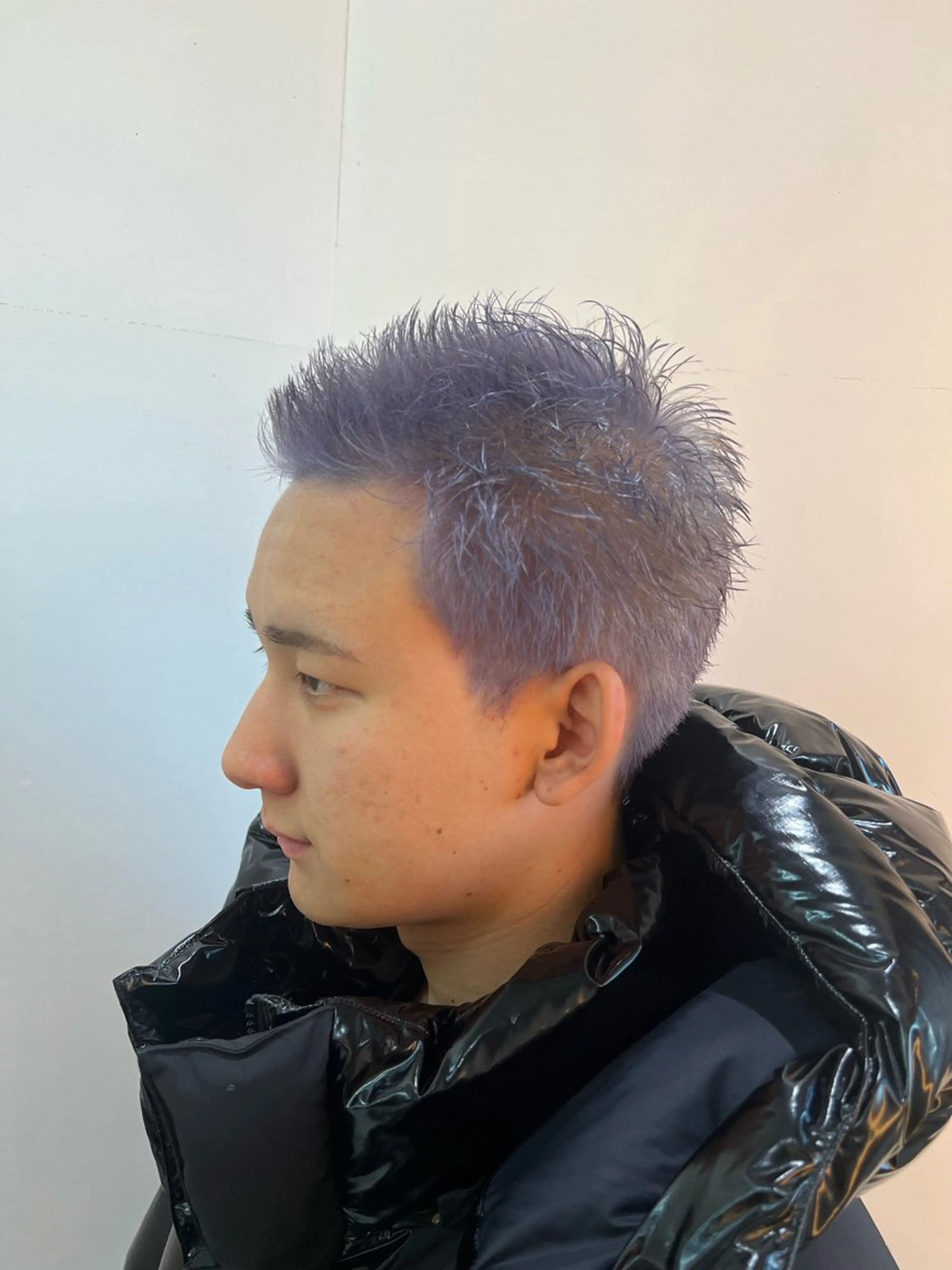 カラー メンズ ダブルカラー寒色系 ボリューム改善ハヤトのヘアスタイル