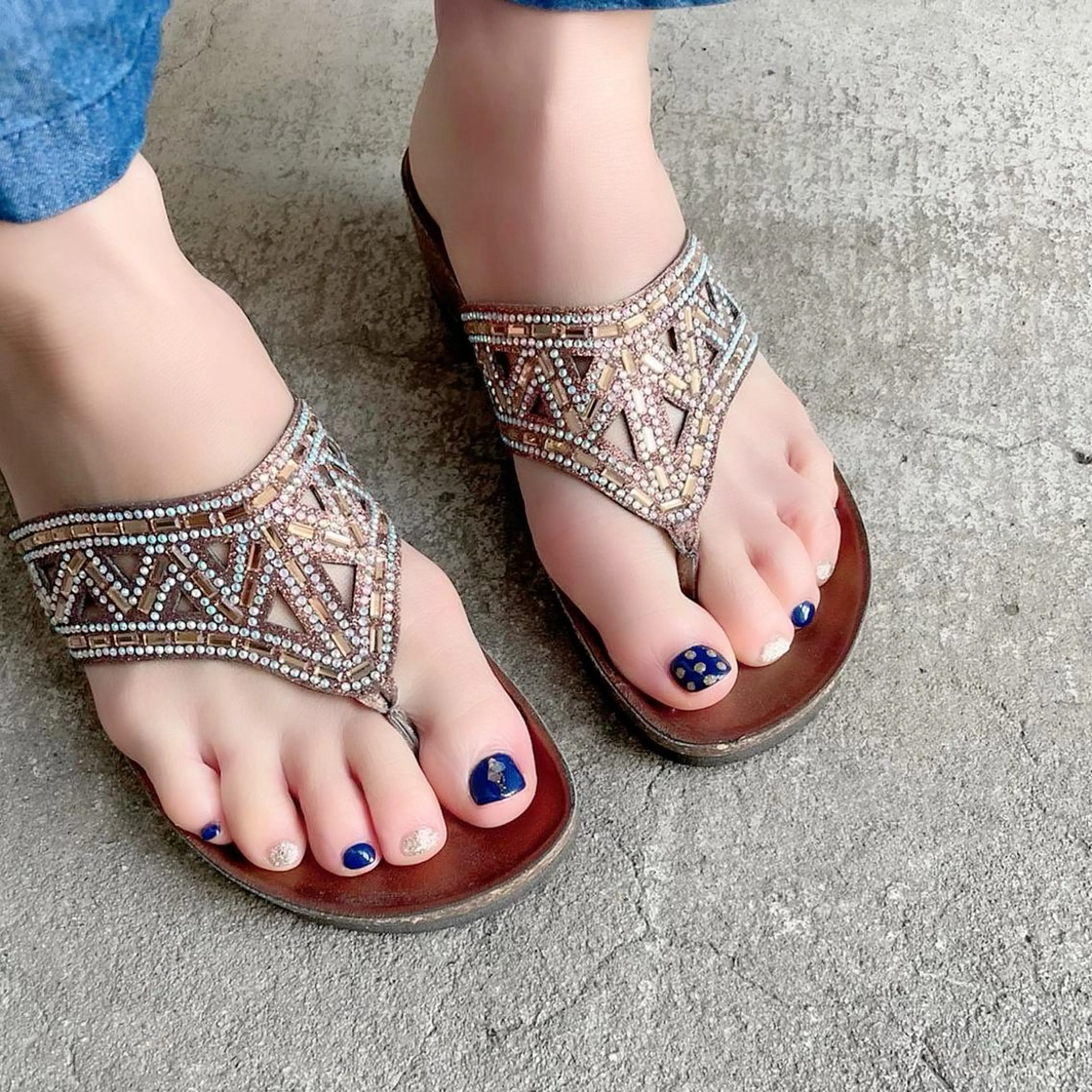 ネイル フットネイル LOKA-HULU  ロカフルのマツエク・マツパデザイン