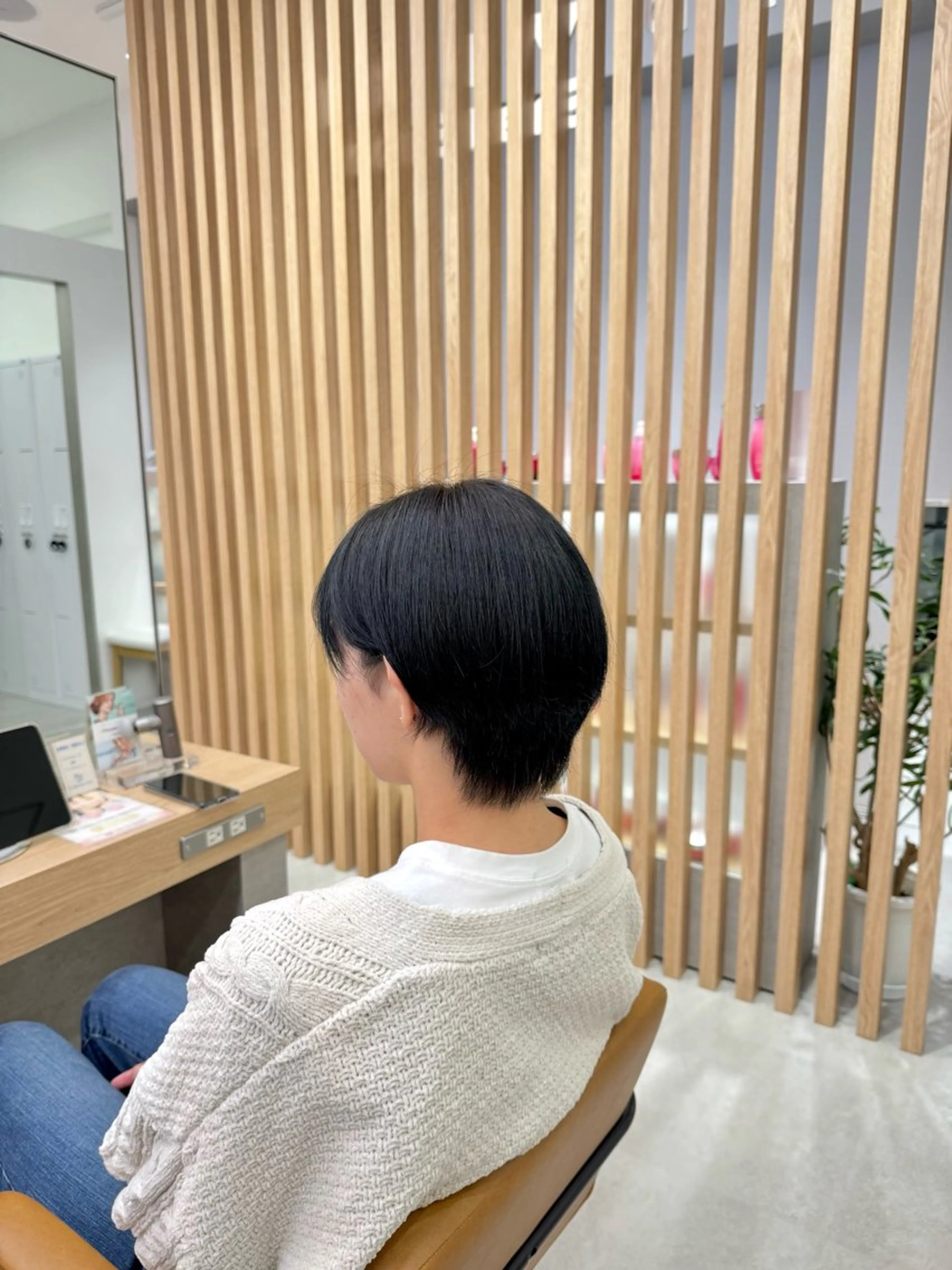 ショート カラー 黒髪 ブルーカラー ブルーブラック けー すけのヘアスタイル