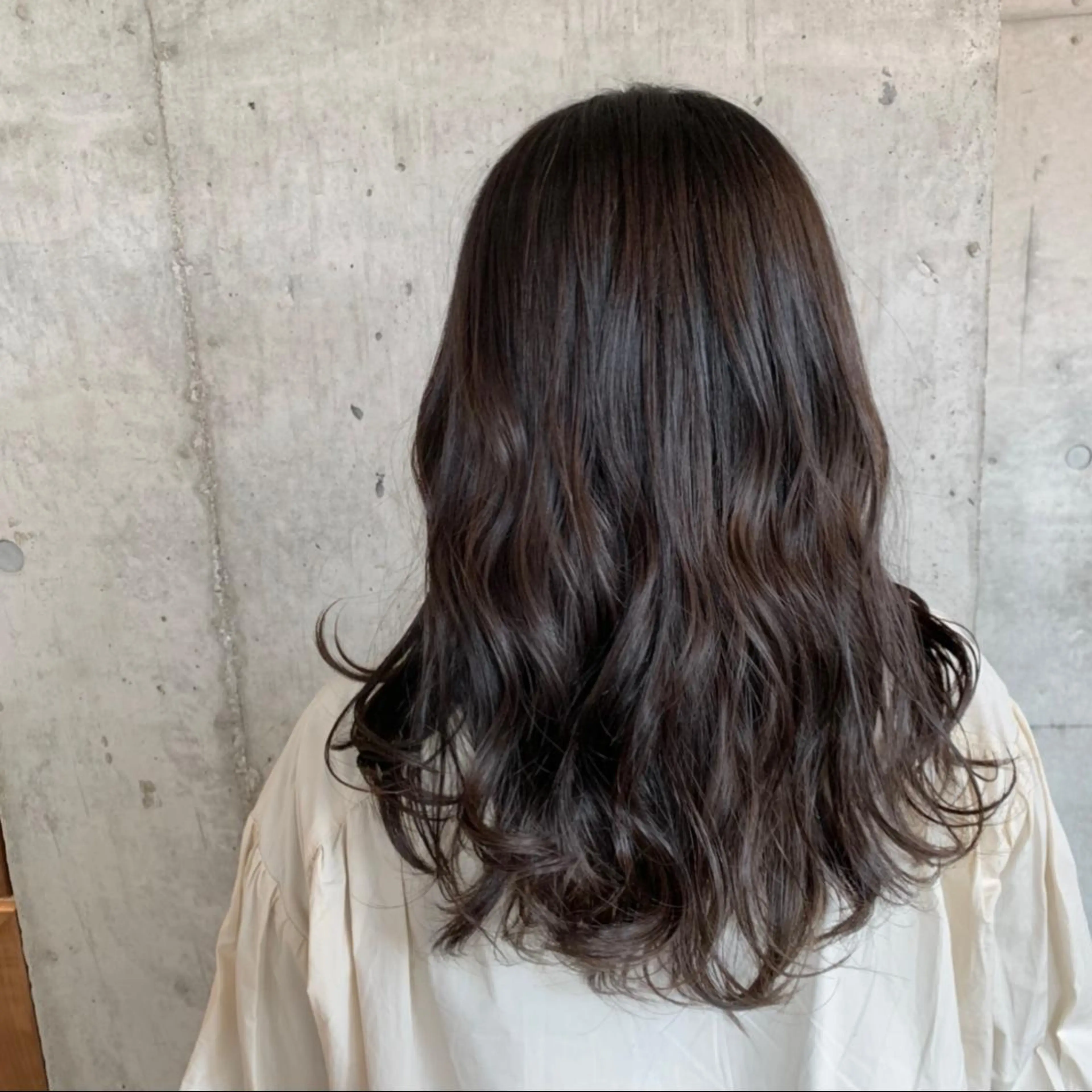 セミロング 🌷横浜/レイヤー /艶カラー🌷のヘアスタイル