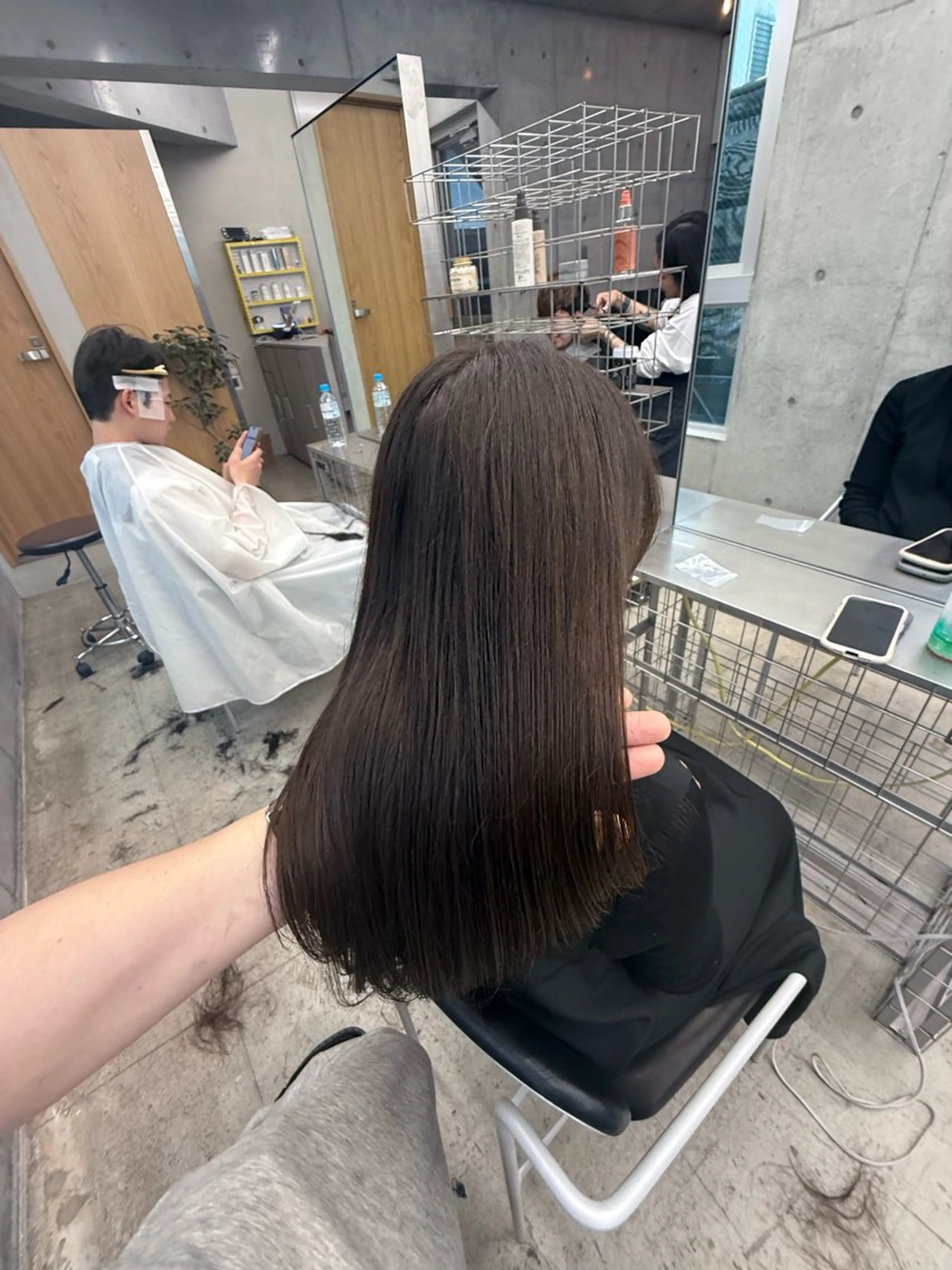 ロング ロングレイヤー アッシュ 顔周りカット 韓国風ヘア レイヤーカット カット 縮毛矯正 トリートメント 誰より丁寧なカット/ 小林輝/レイヤーのヘアスタイル
