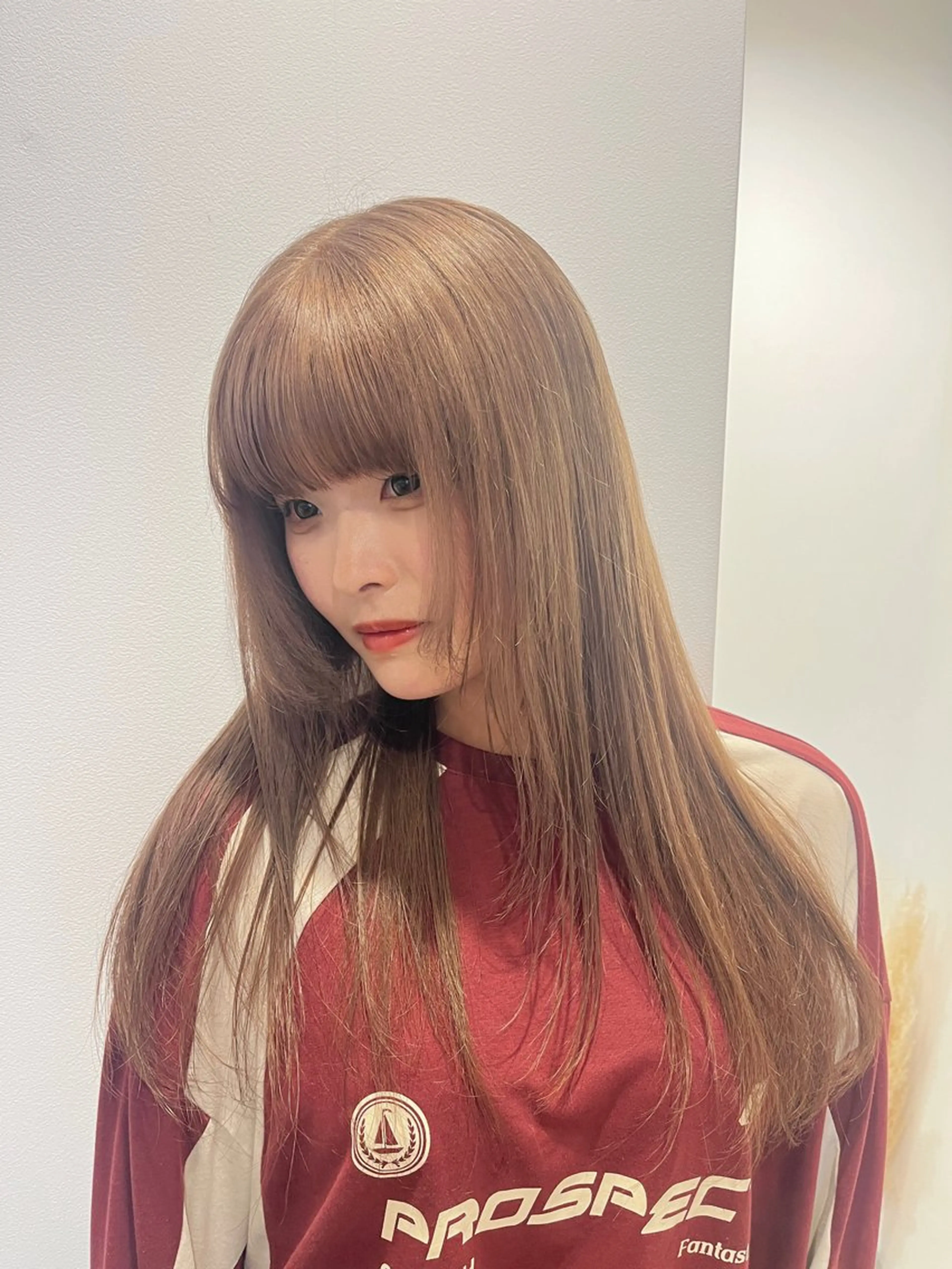 ロング カラー ブリーチ ヘアカラー 栄/ミルクティー/ ベージュ/リホナ🧸のヘアスタイル