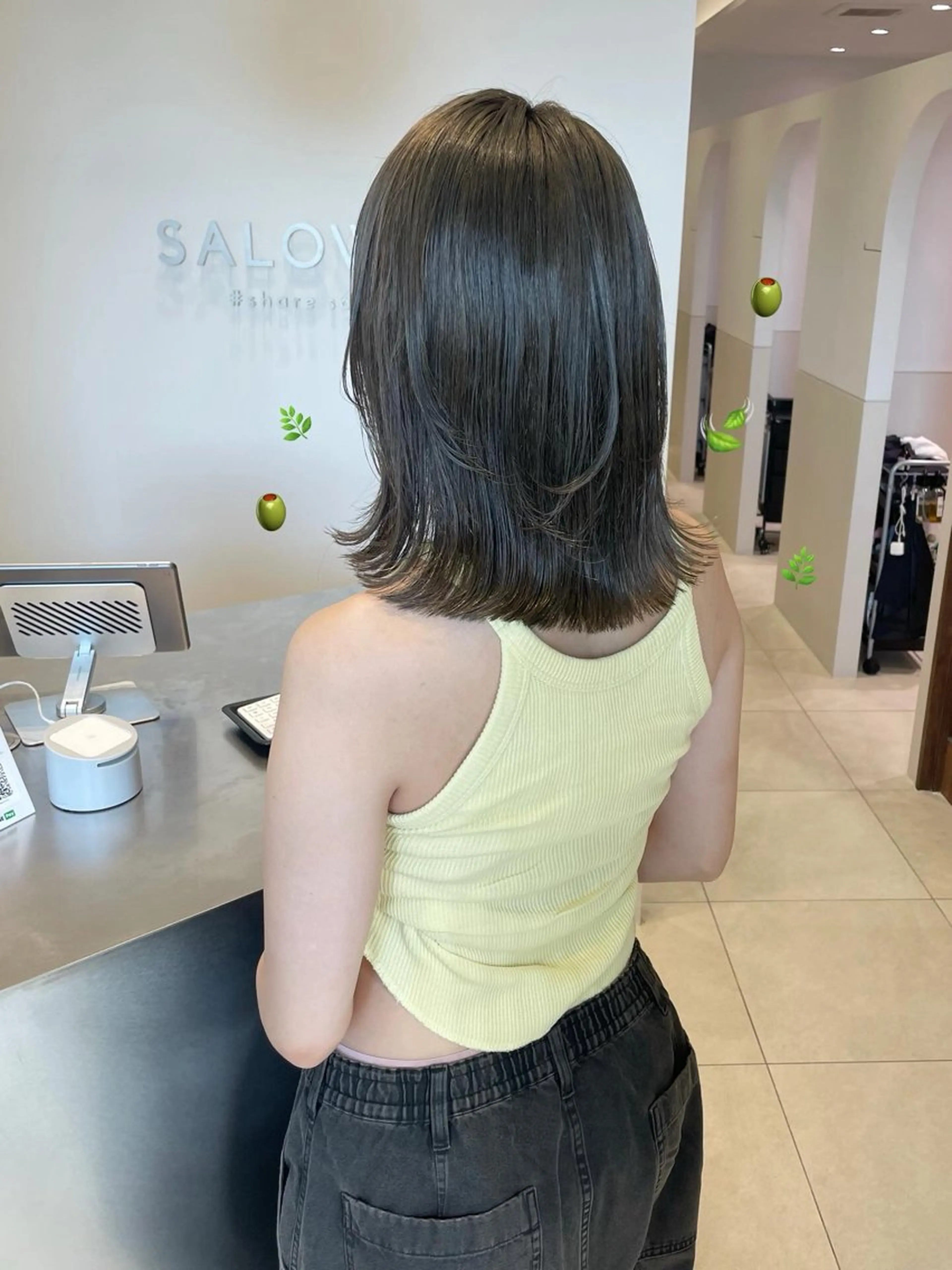 ミディアム カラー オリーブカラー カット ヘアカラー トリートメント 岩田菜央 《武蔵小杉》のヘアスタイル