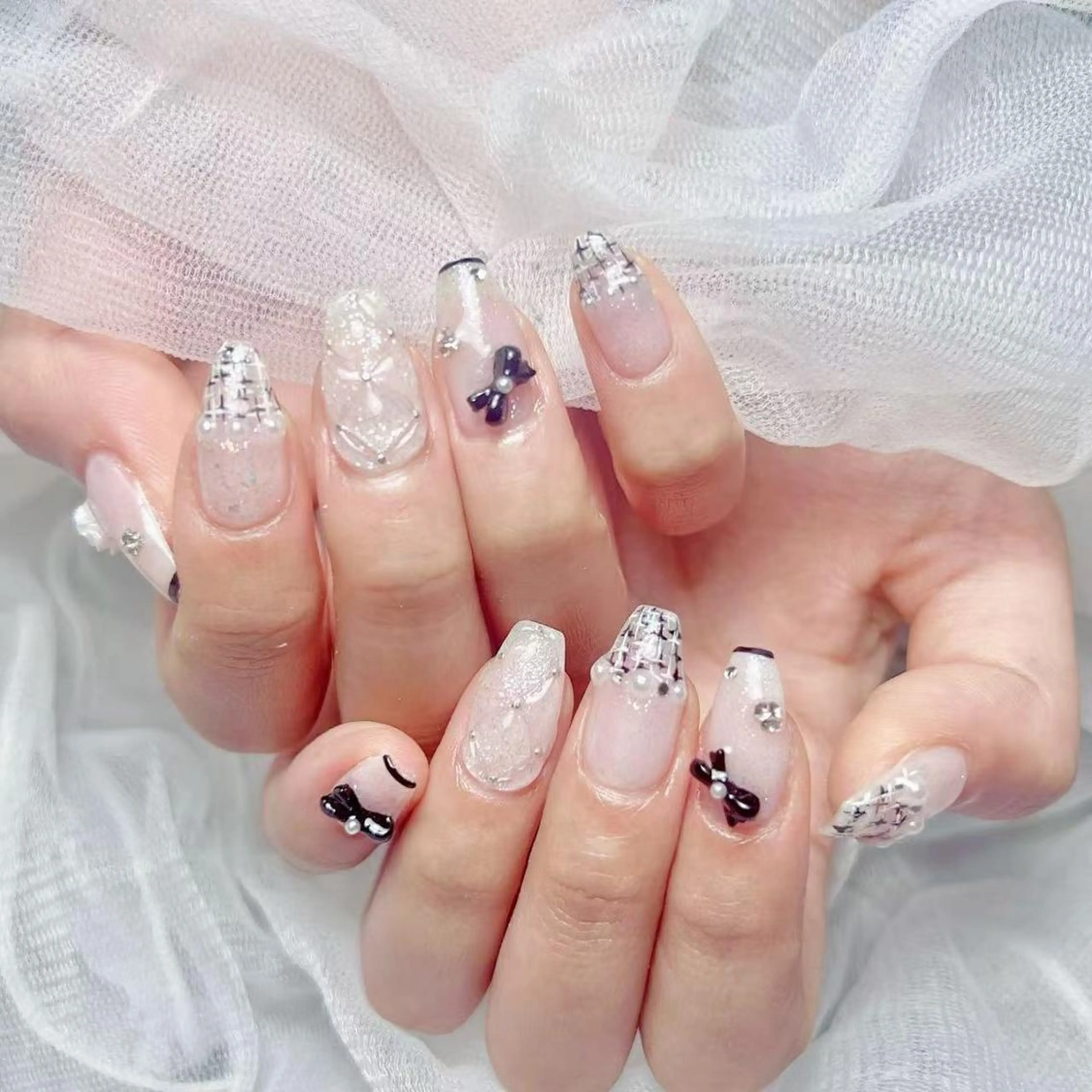 ネイル アートネイル オーロラネイル チークネイル 成人式 長さ出し SALLY 🌙のネイルデザイン