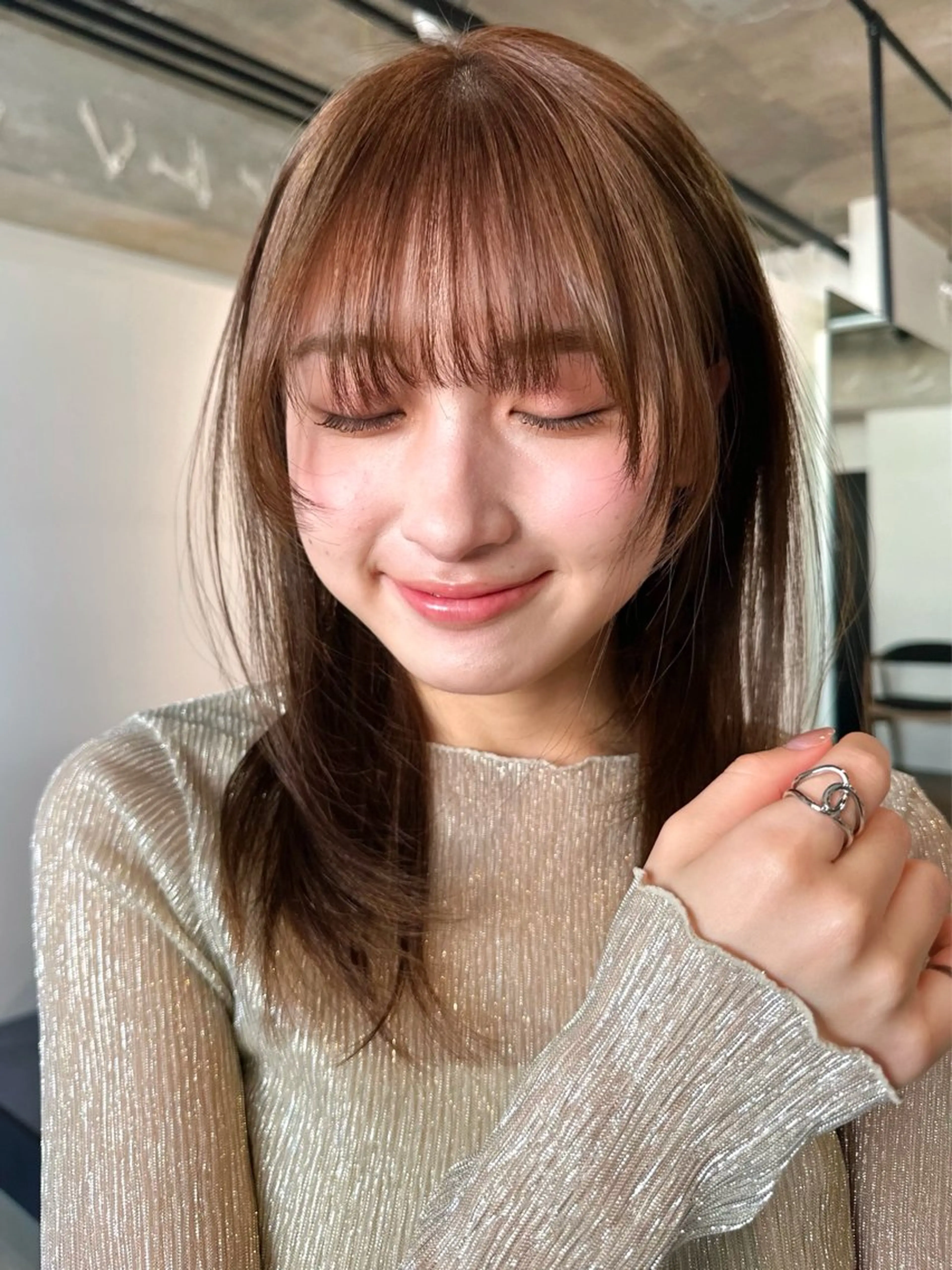 ミディアム カラー パーマ 🫧小顔×似合わせ× 透明感カラー🫧のヘアスタイル