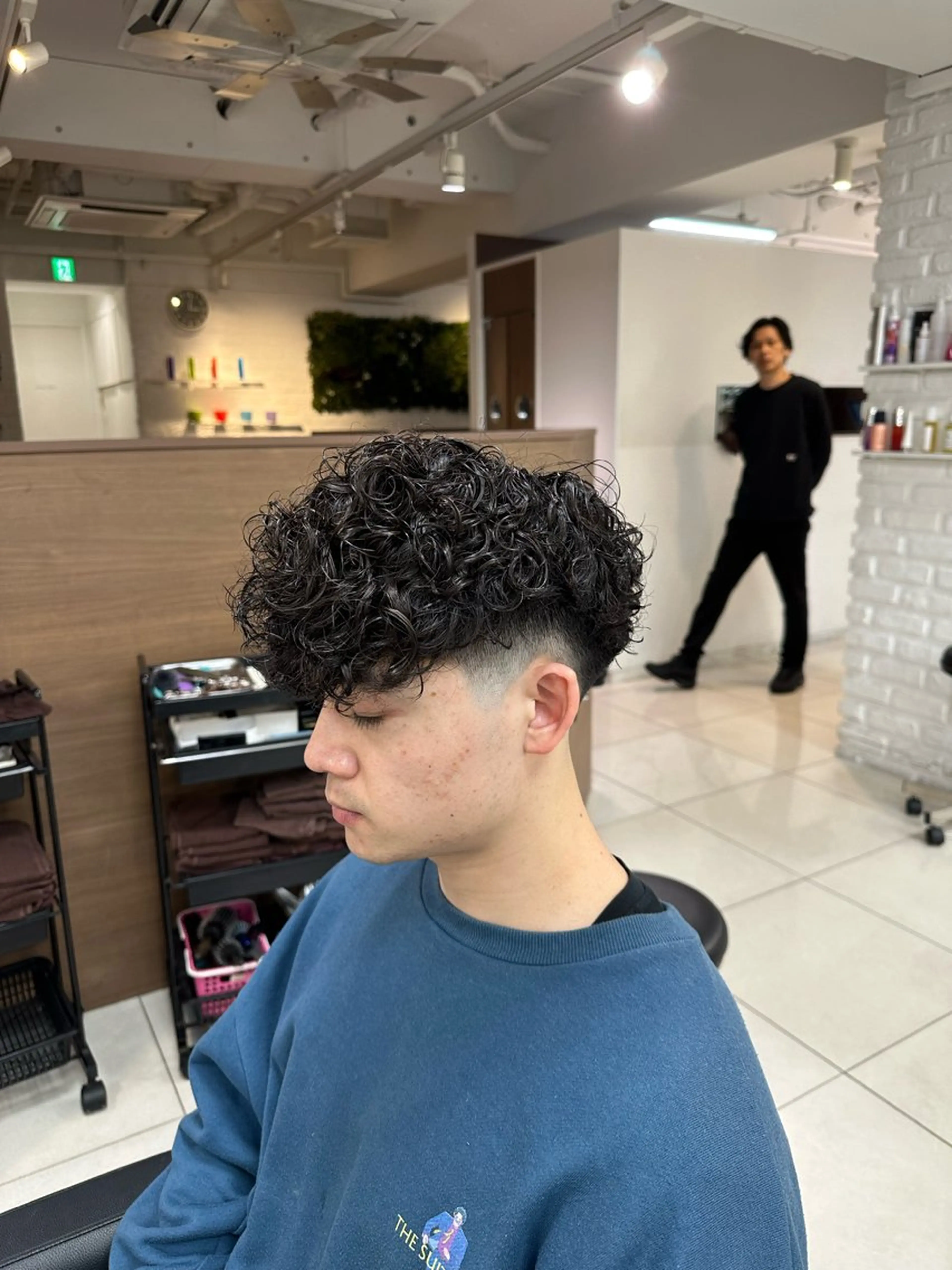 ショート パーマ メンズ スペインカール カット パーマ トリートメント フェザーパーマ職人 🪶ryosukeのヘアスタイル