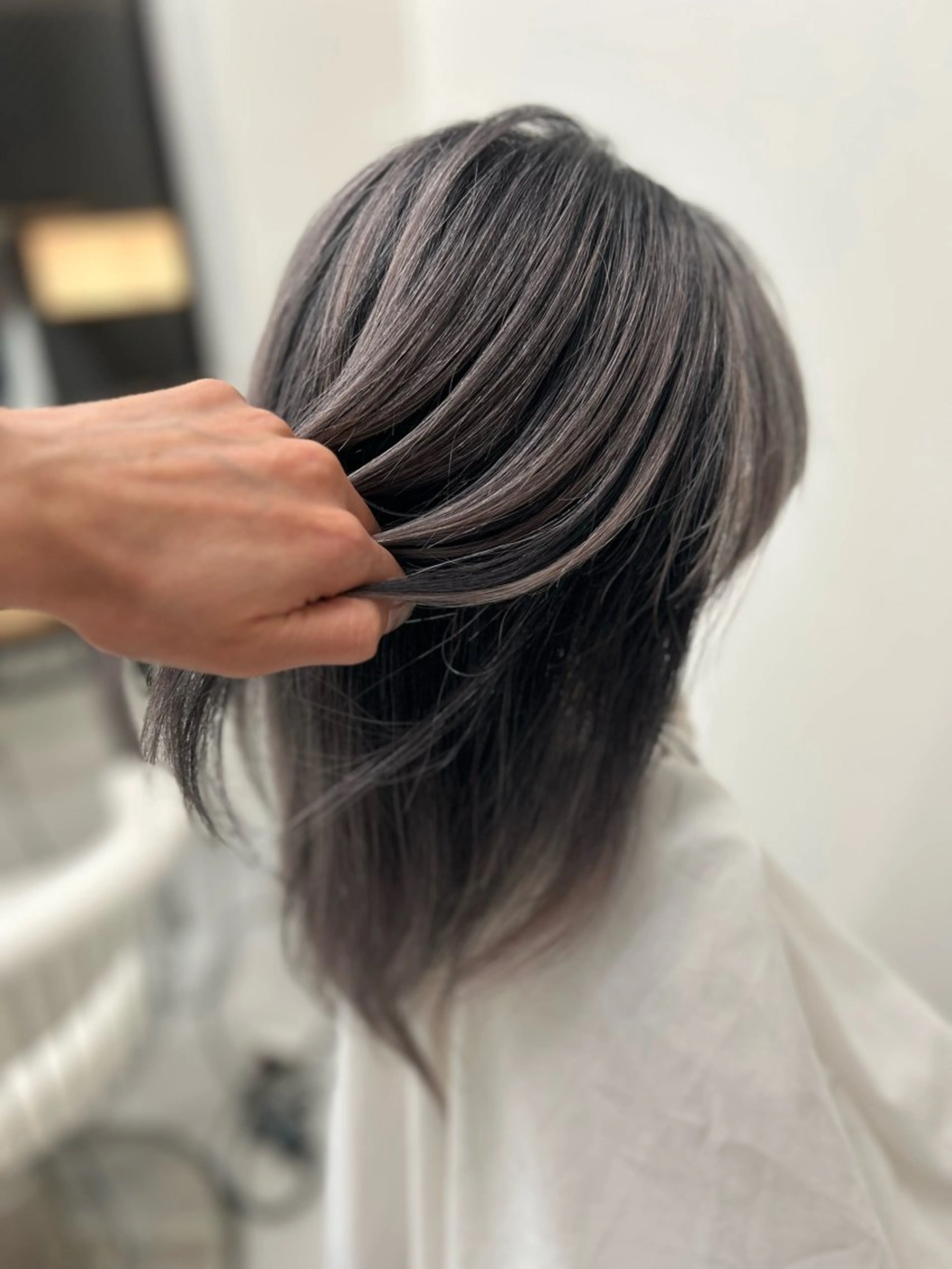 カラー 銀座バレイヤージュ 蓑田朝菜のヘアスタイル