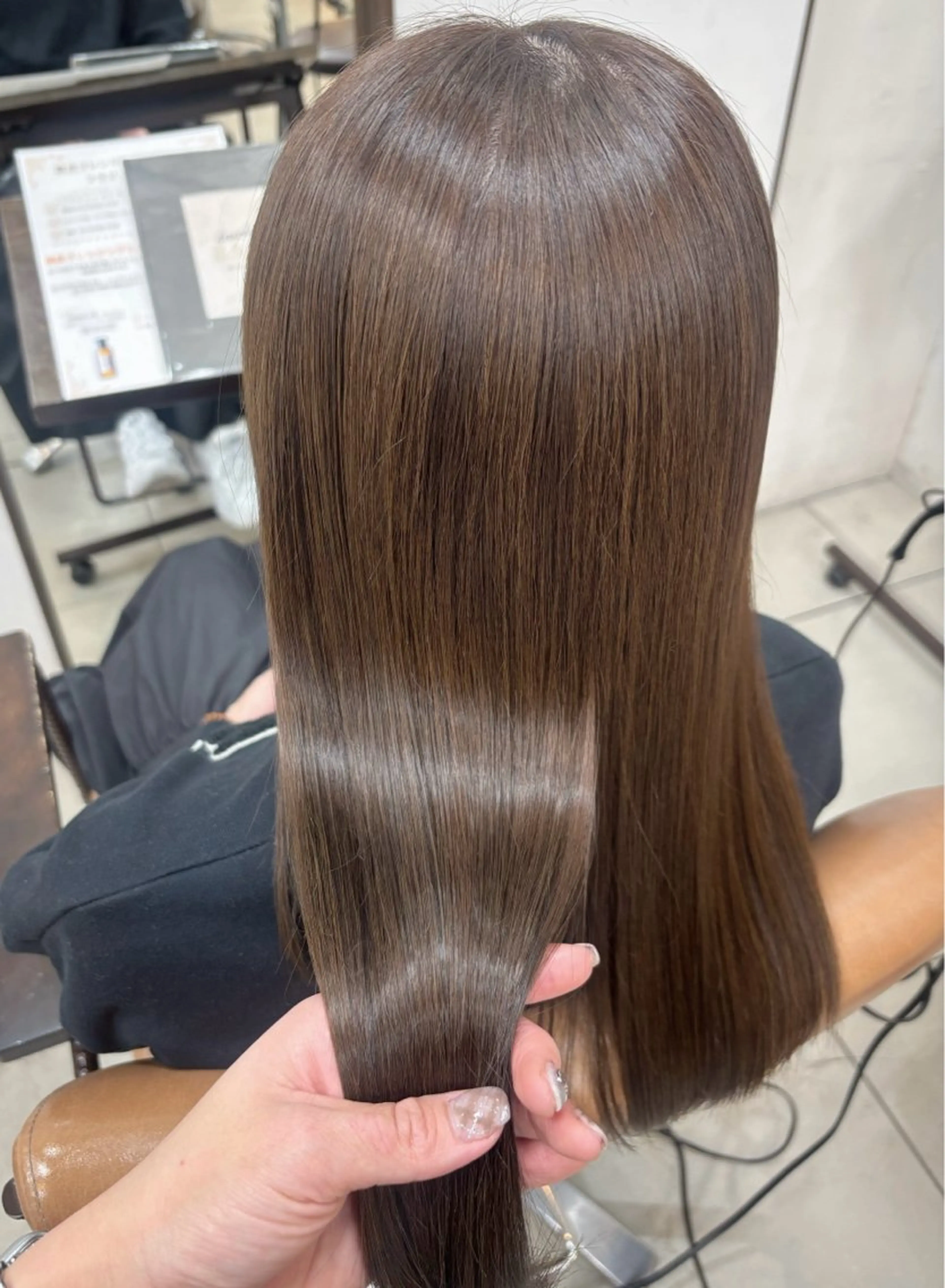 セミロング カラー アッシュ ベージュカラー 髪質改善 レイヤーカット 頭皮×髪質改善 透明感カラー💎中村のヘアスタイル