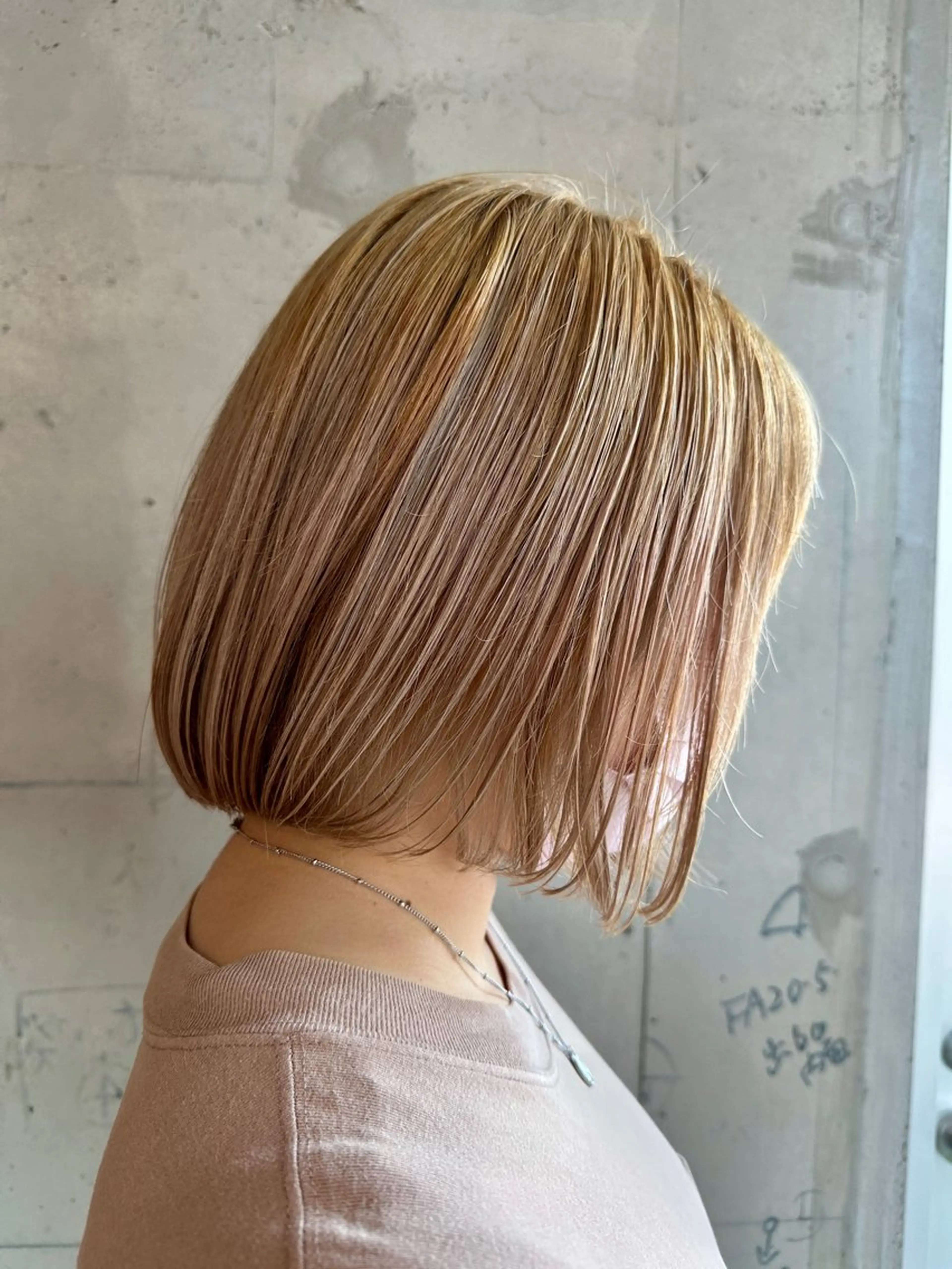 ショート カラー ヘアアレンジ ベージュカラー ブリーチ 透明感カラー カット ヘアカラー トリートメント olga所属・松尾謙佑【ハイライト LEDエクステ】のヘアスタイル