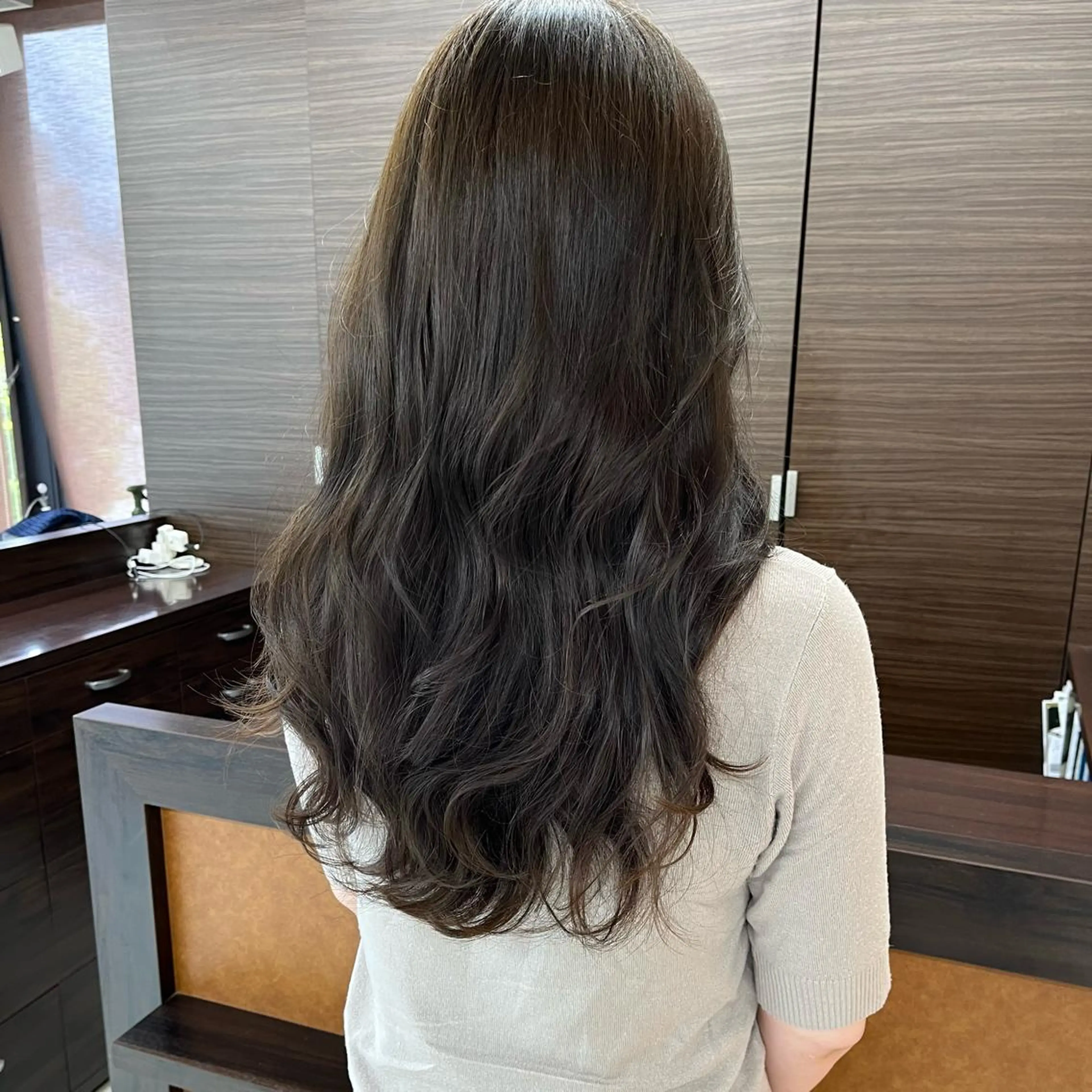 ロング カラー ベージュカラー 透明感カラー トリートメント ヘアカラー トリートメント ハタケヤマヨシキ ／BOOTHのヘアスタイル