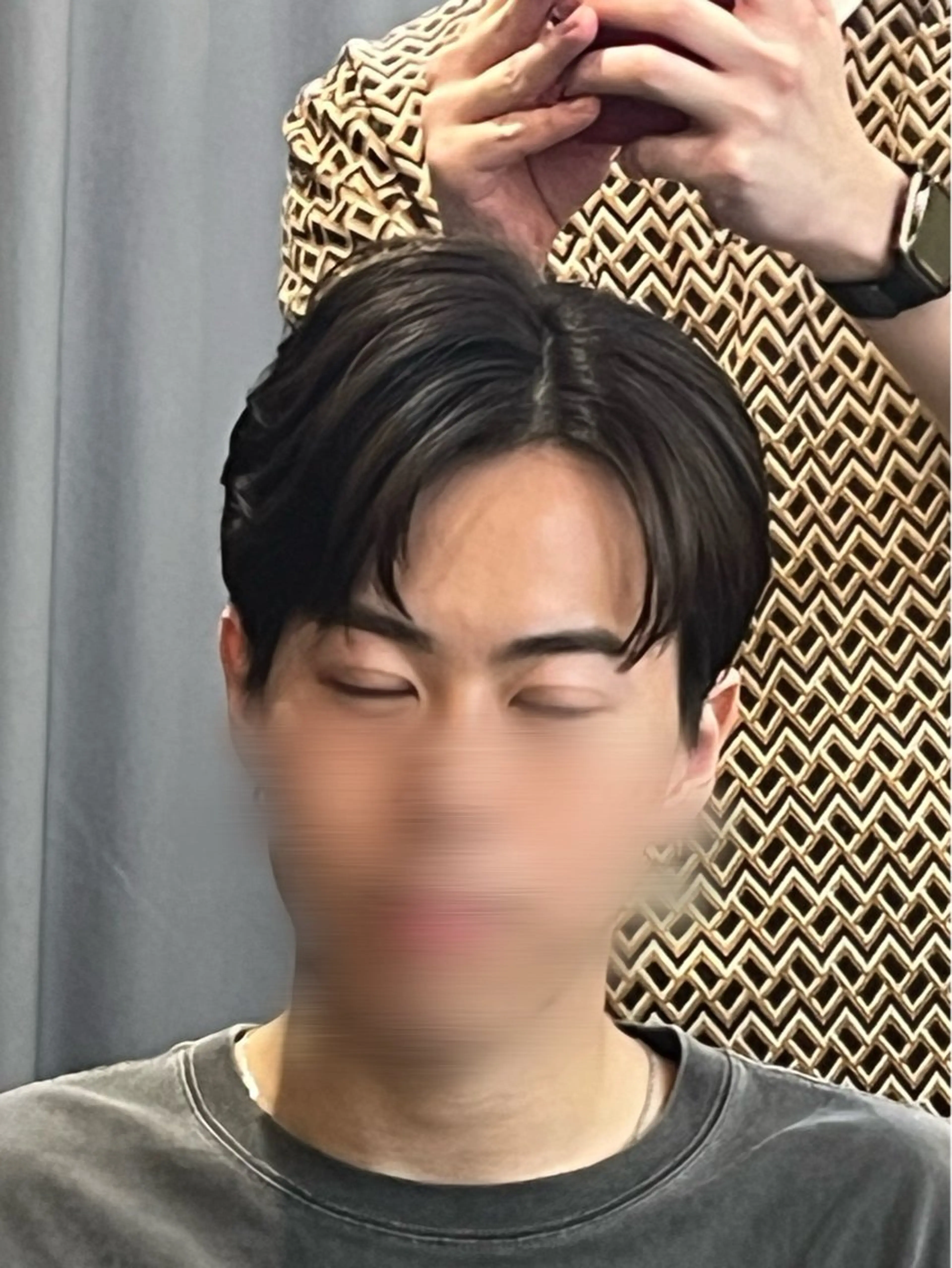 ショート パーマ メンズ カルマパーマ メンズパーマ カット パーマ 韓国メンズヘア/ 毛流れヘア　須田龍世のヘアスタイル