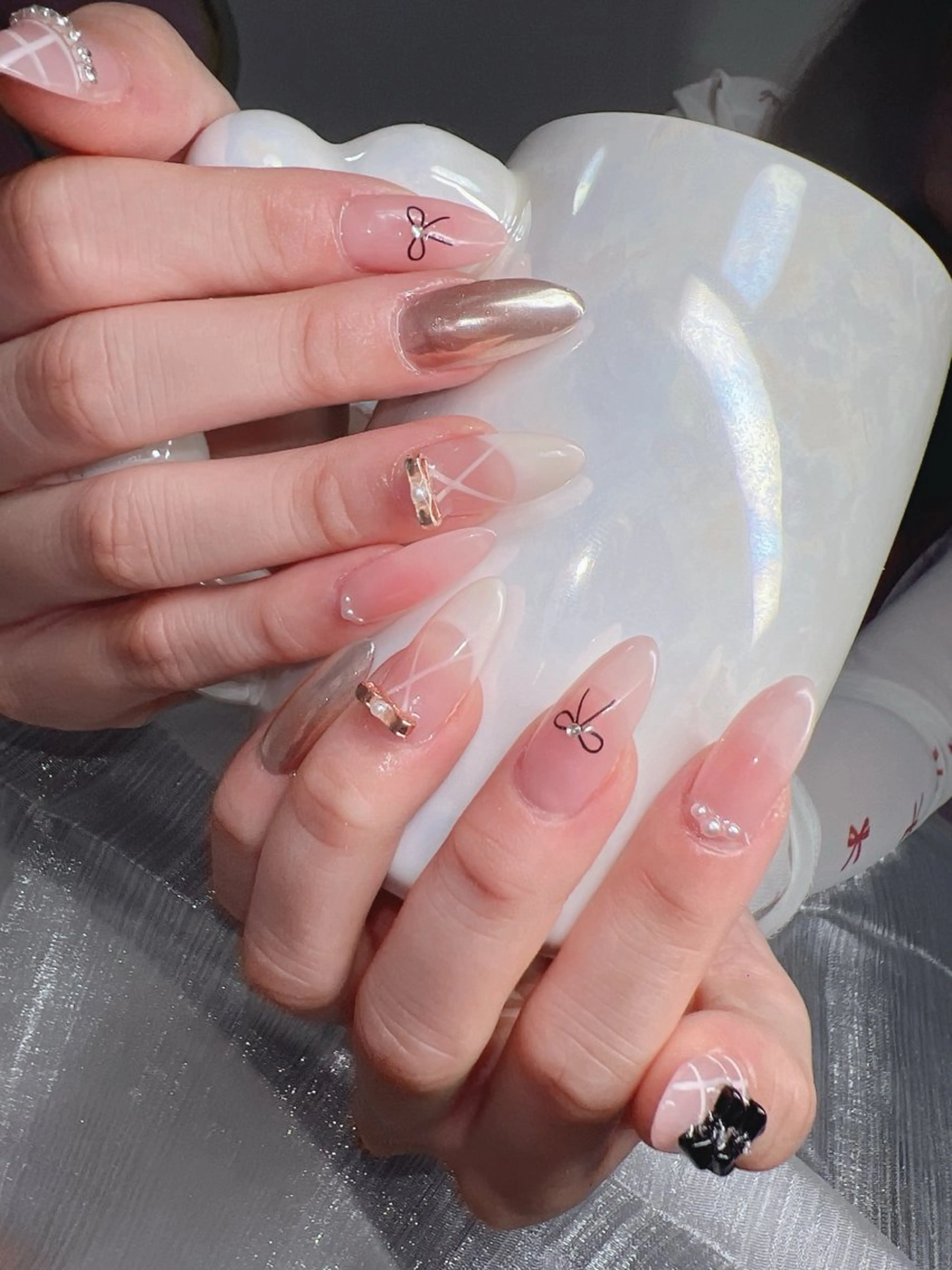 ネイル マグネットネイル ミラーネイル ピンク ネイルチップ 冬ネイル Lee Nailsのネイルデザイン