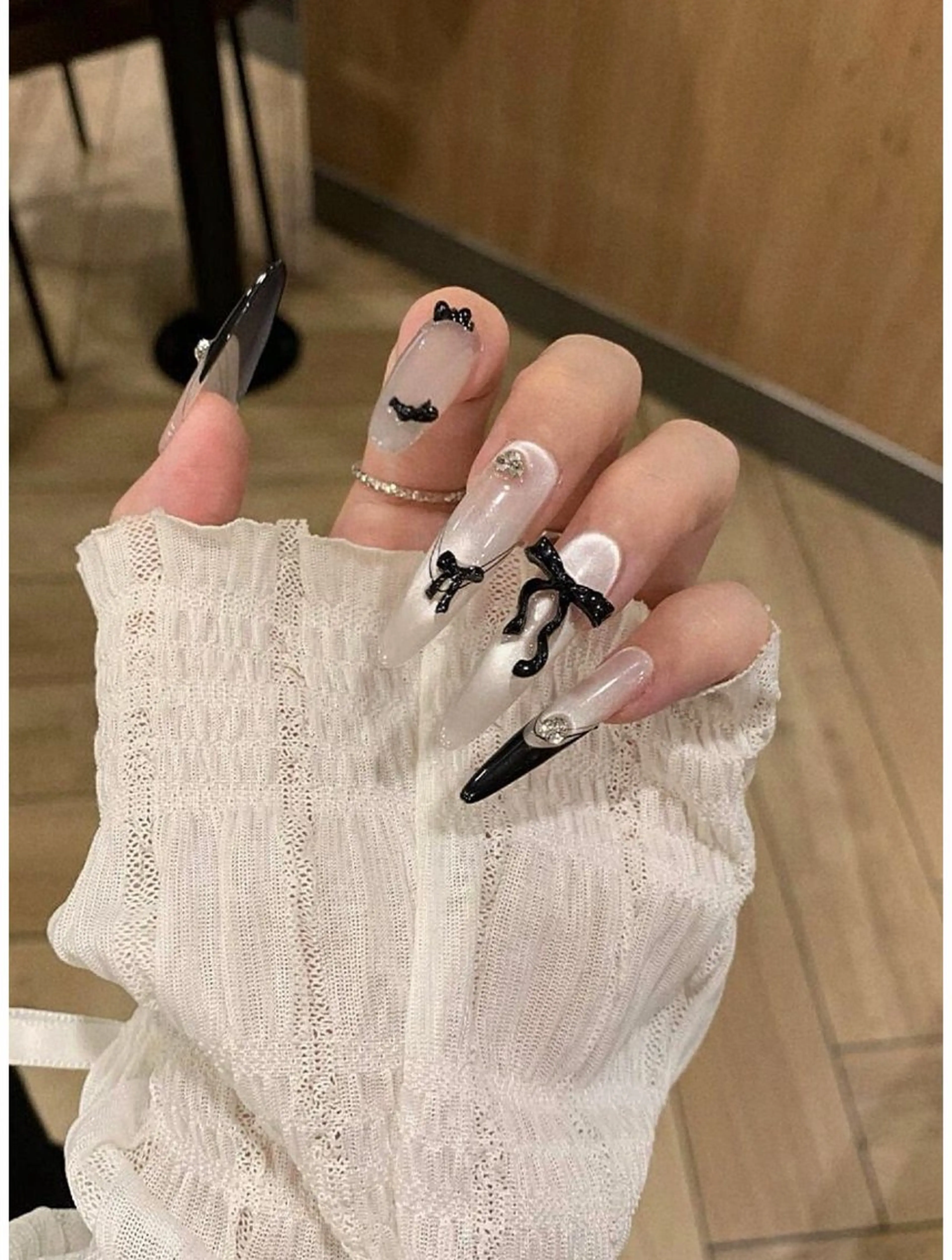 ネイル フレンチネイル キラキラネイル 韓国ネイル シンプルネイル ワンホンネイル ハンドネイル MEI Nailのネイルデザイン