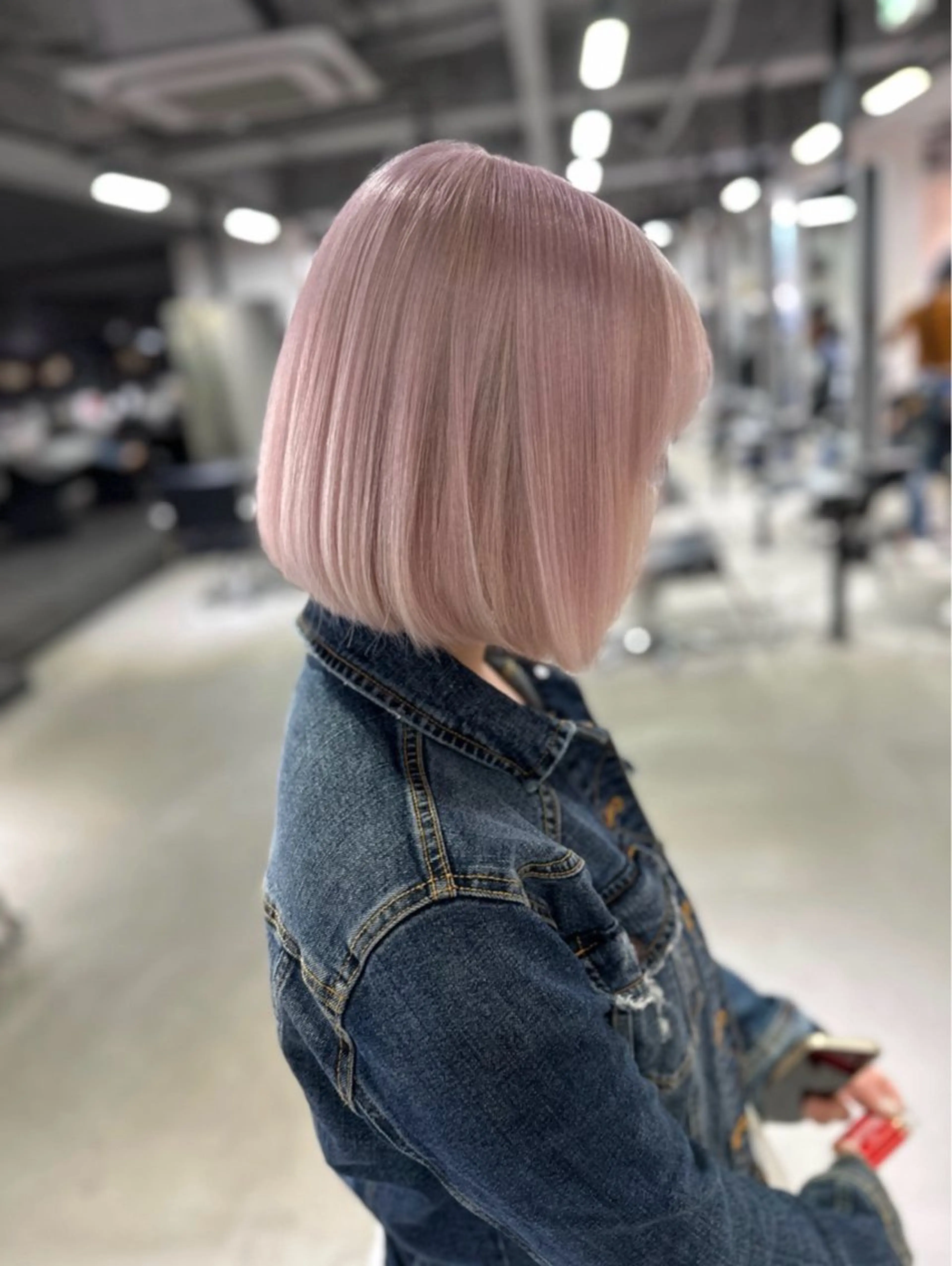 ショート カラー ベージュカラー ブリーチ 透明感カラー ハイトーンカラー ミルクティーベージュ 服部遥斗/大阪心斎橋 /ハイトーン/カラーのヘアスタイル