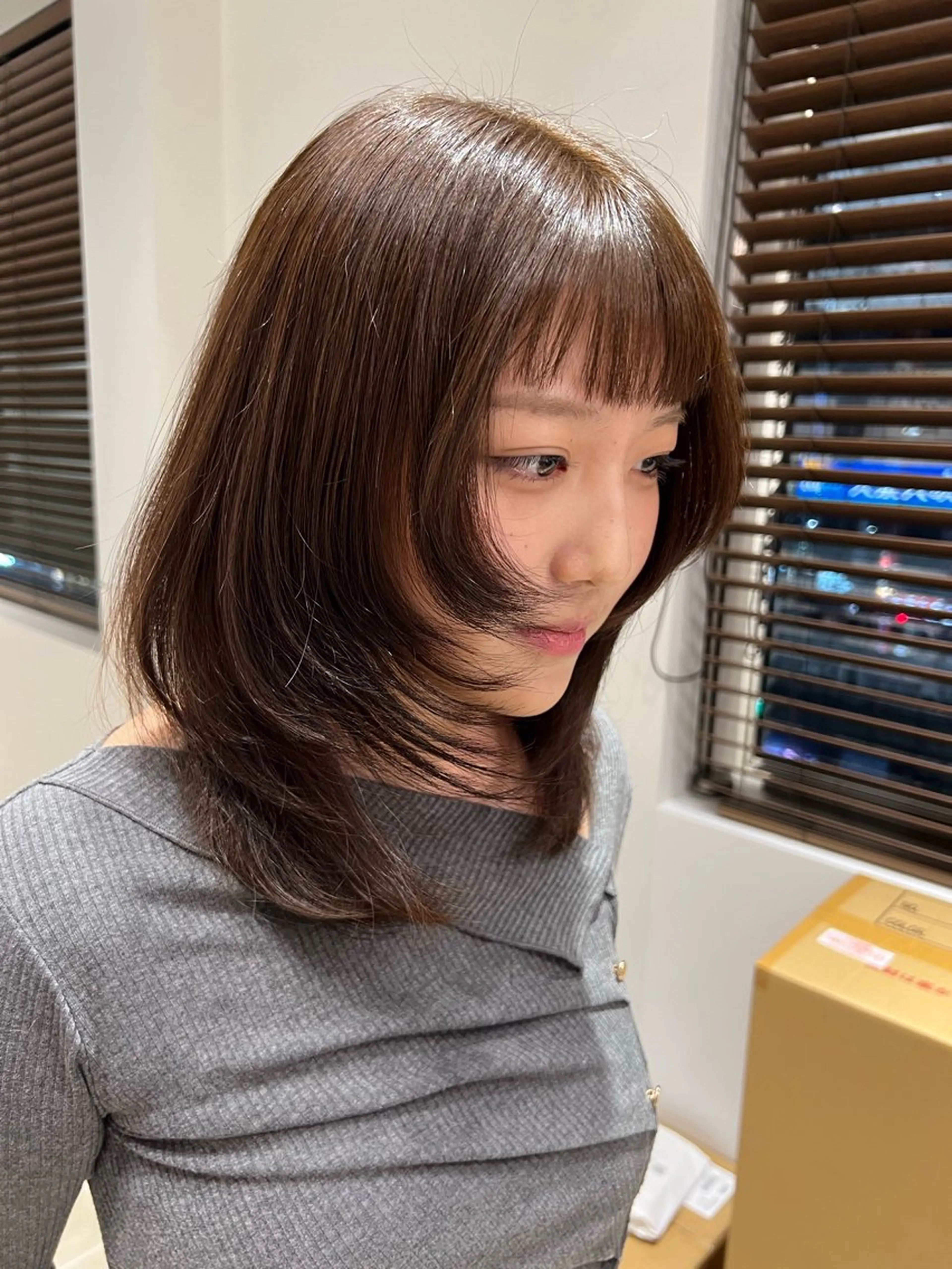 セミロング カラー ブラウンカラー オリーブブラウン ハイレイヤー レイヤーカット カット ヘアカラー トリートメント オタク特化美容師💟 チバコナツのヘアスタイル