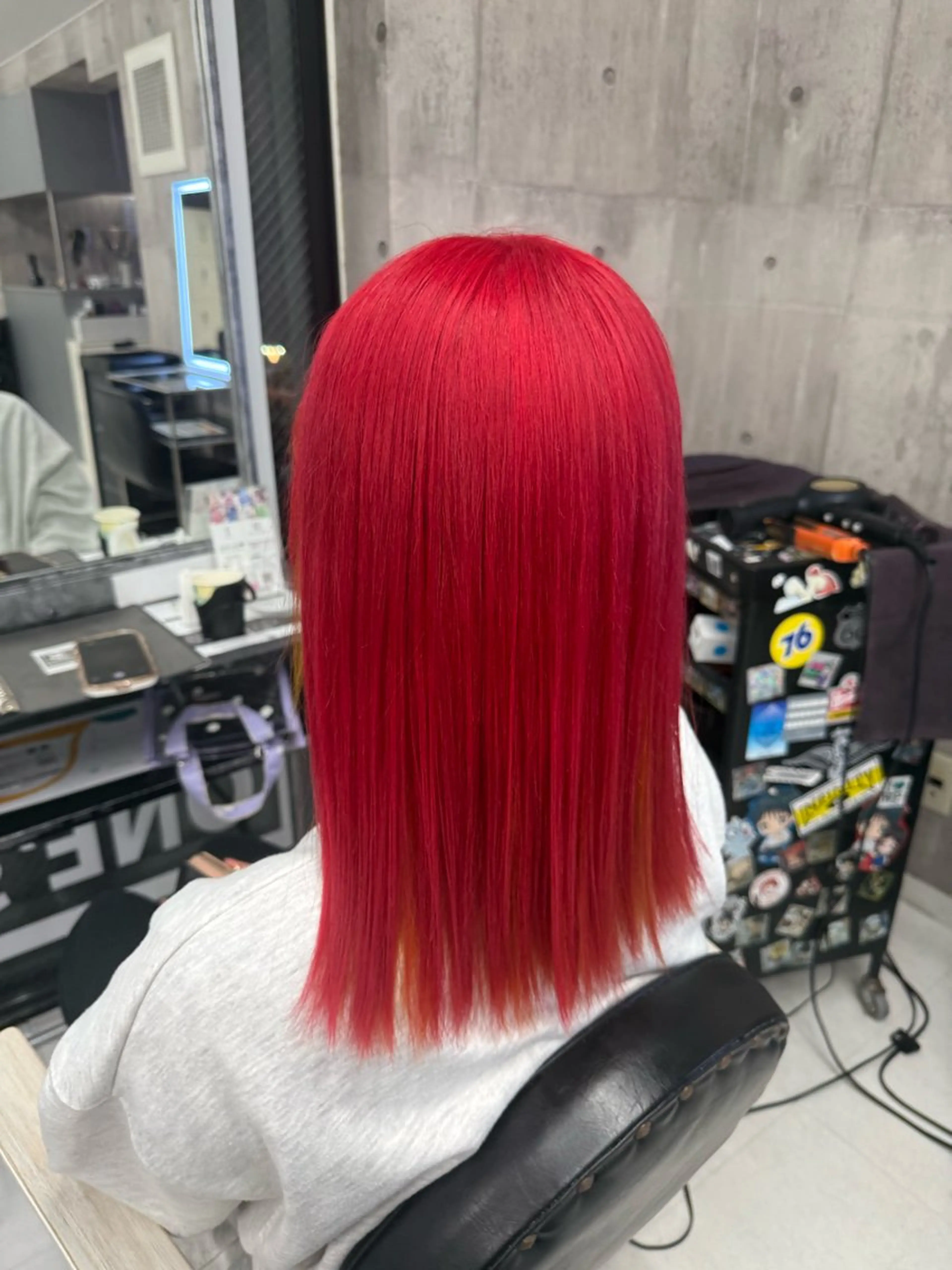 セミロング カラー メンズ メンズバレイヤージュ メンズブリーチ メンズハイライト メンズハイトーン メンズインナーカラー ヘアカラー トリートメント ☁️かずき☁️青.紫 推し活カラー💫のヘアスタイル