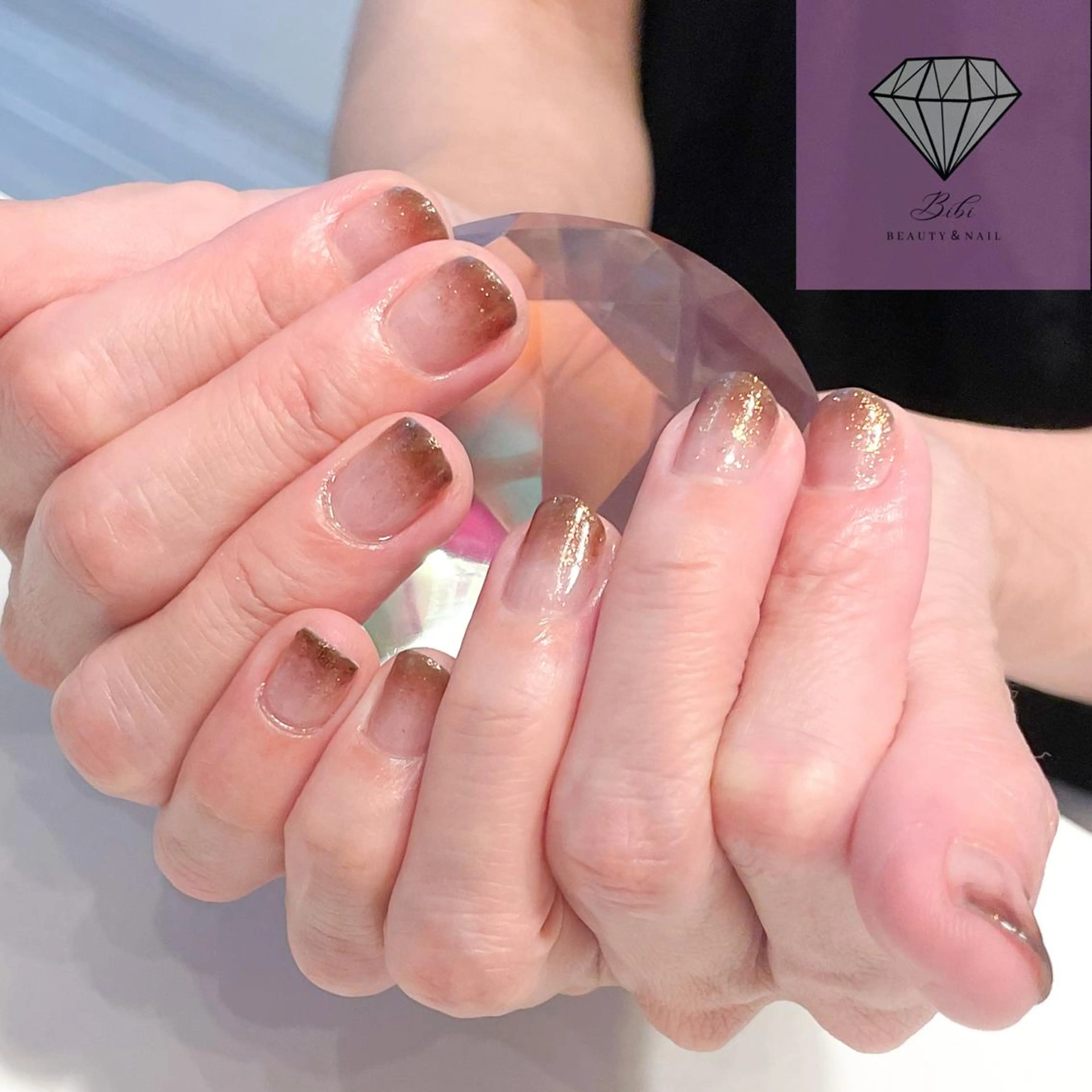 ネイル ブラウン ゴールド グラデーション ラメ(グリッター) ハンドネイル ネイルサロン💎 Bibiのネイルデザイン