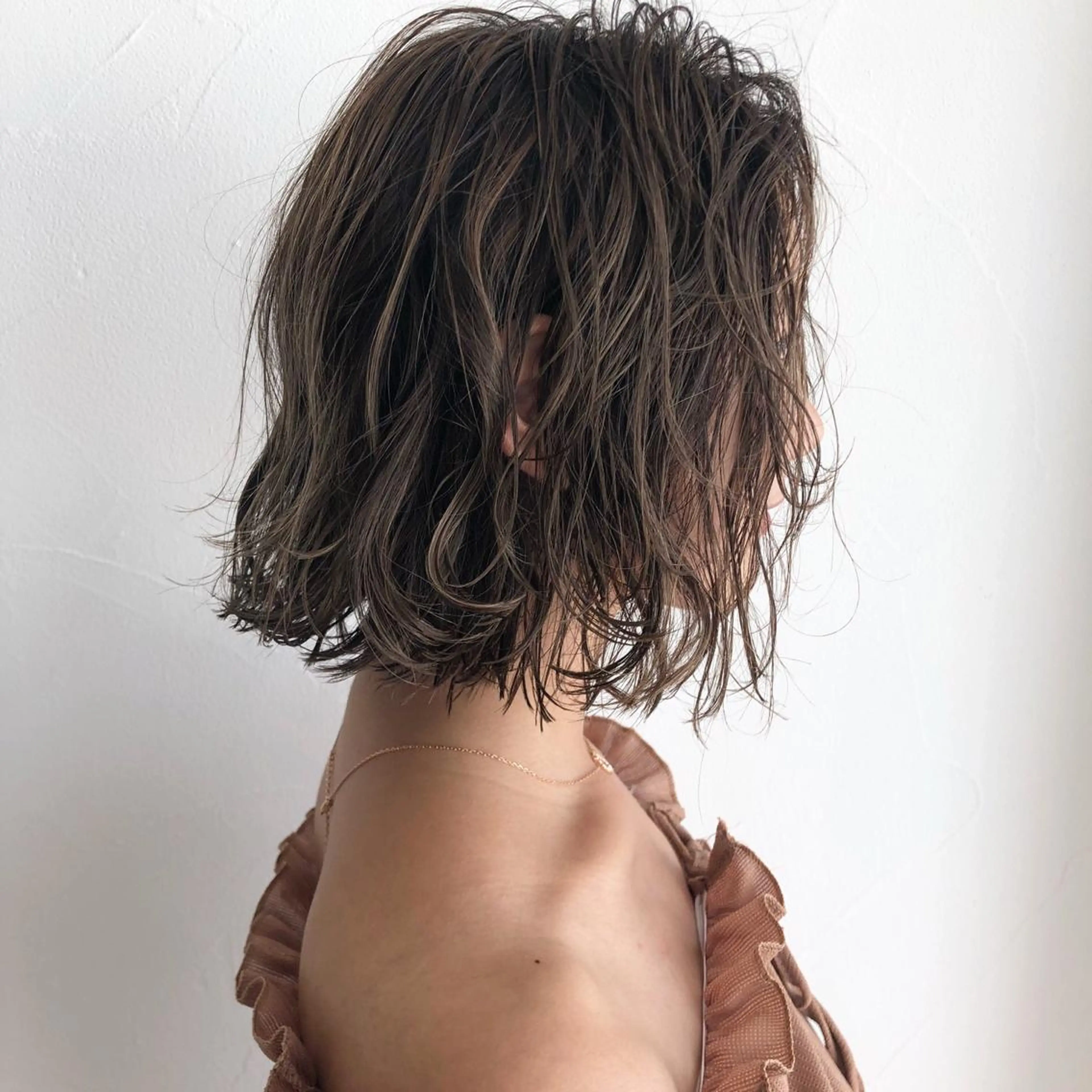 カラー 三鷹で1番ショート ボブをカットする新谷のヘアスタイル