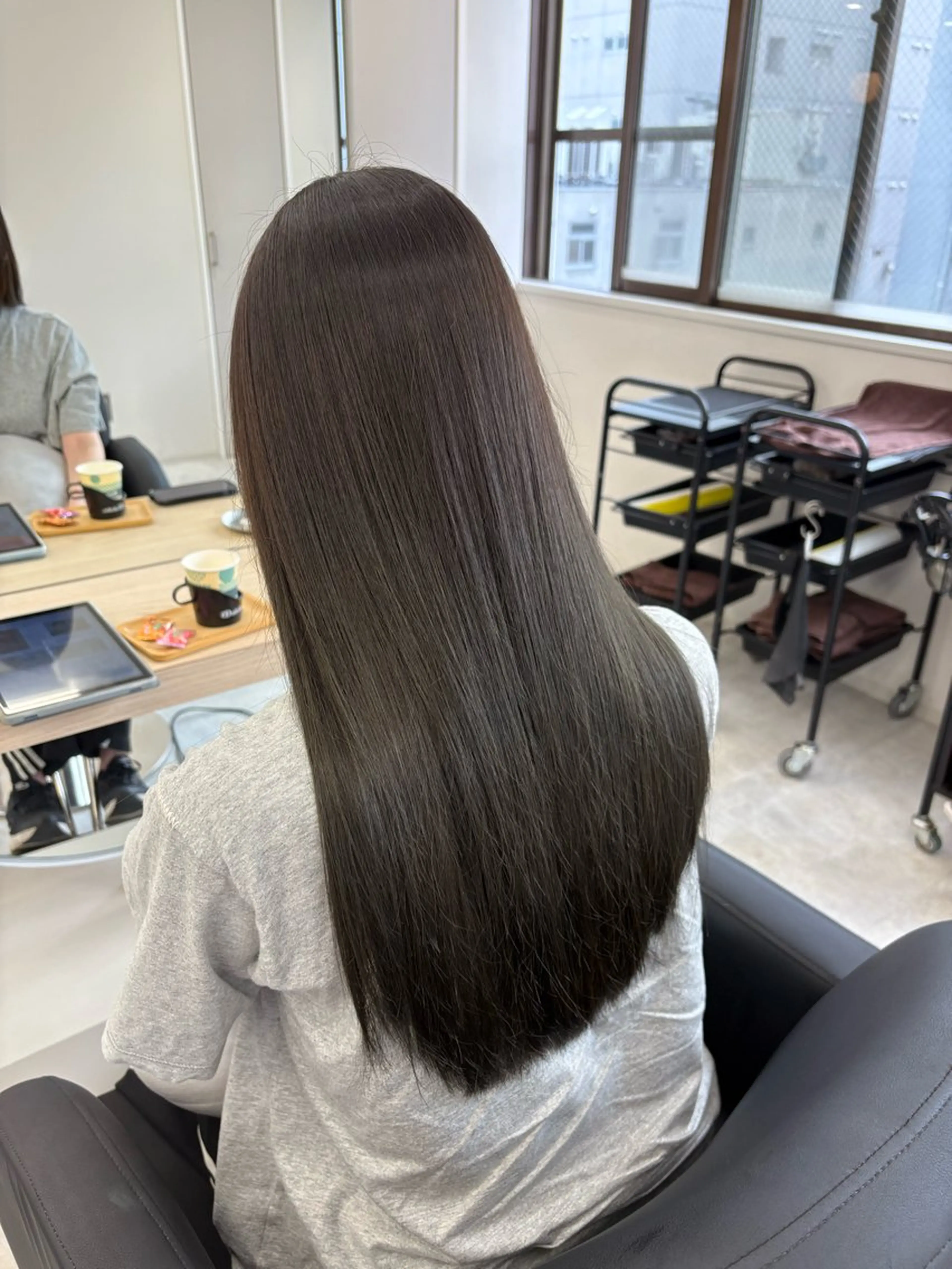 ロング カラー グレージュ オリーブグレージュ オリーブグレー ヘアカラー Nao 【EIGHT札幌】のヘアスタイル