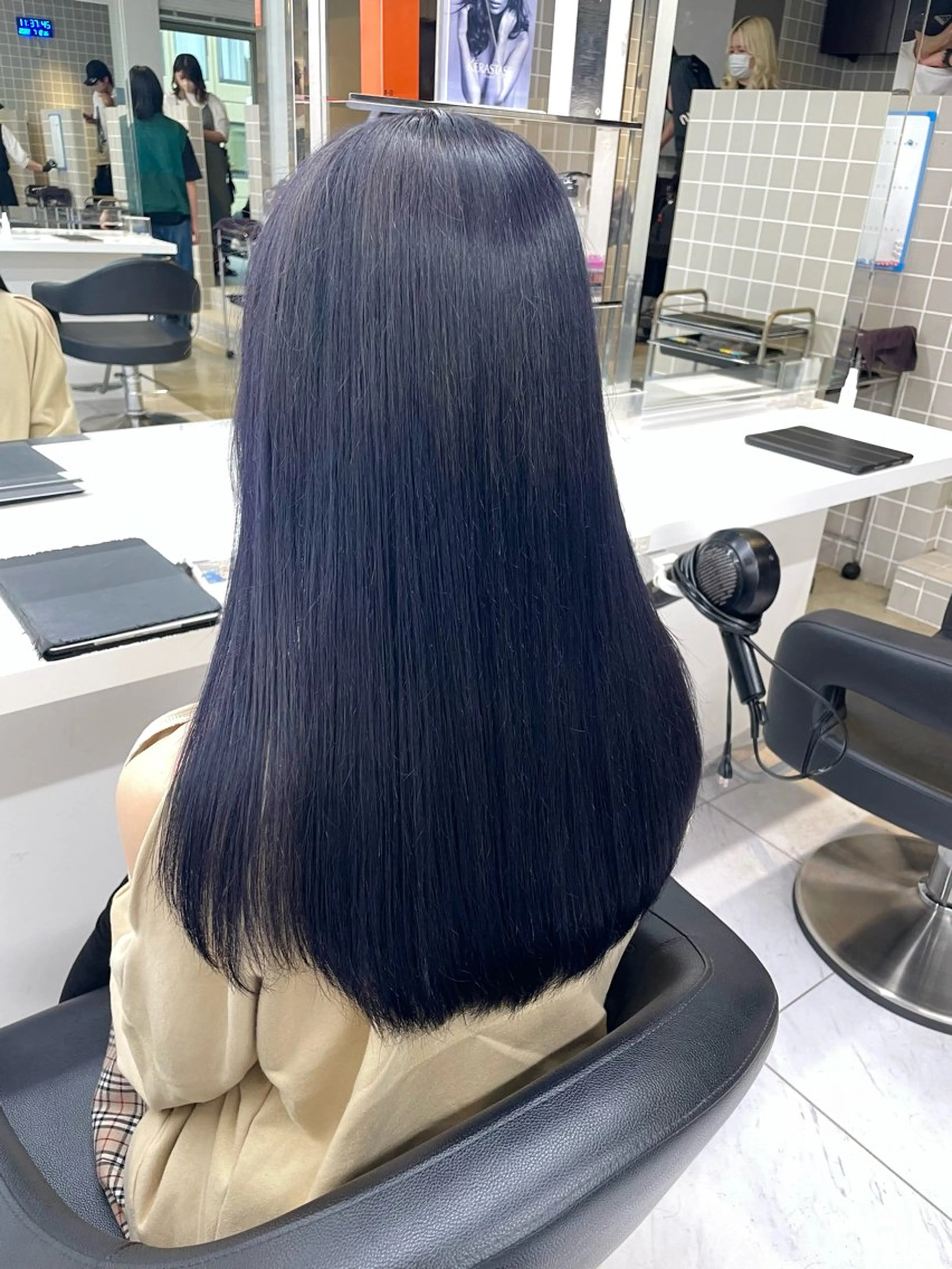 ロング カラー ヘアアレンジ 韓国レイヤー＆ピンク 艶髪🩶maikoのヘアスタイル