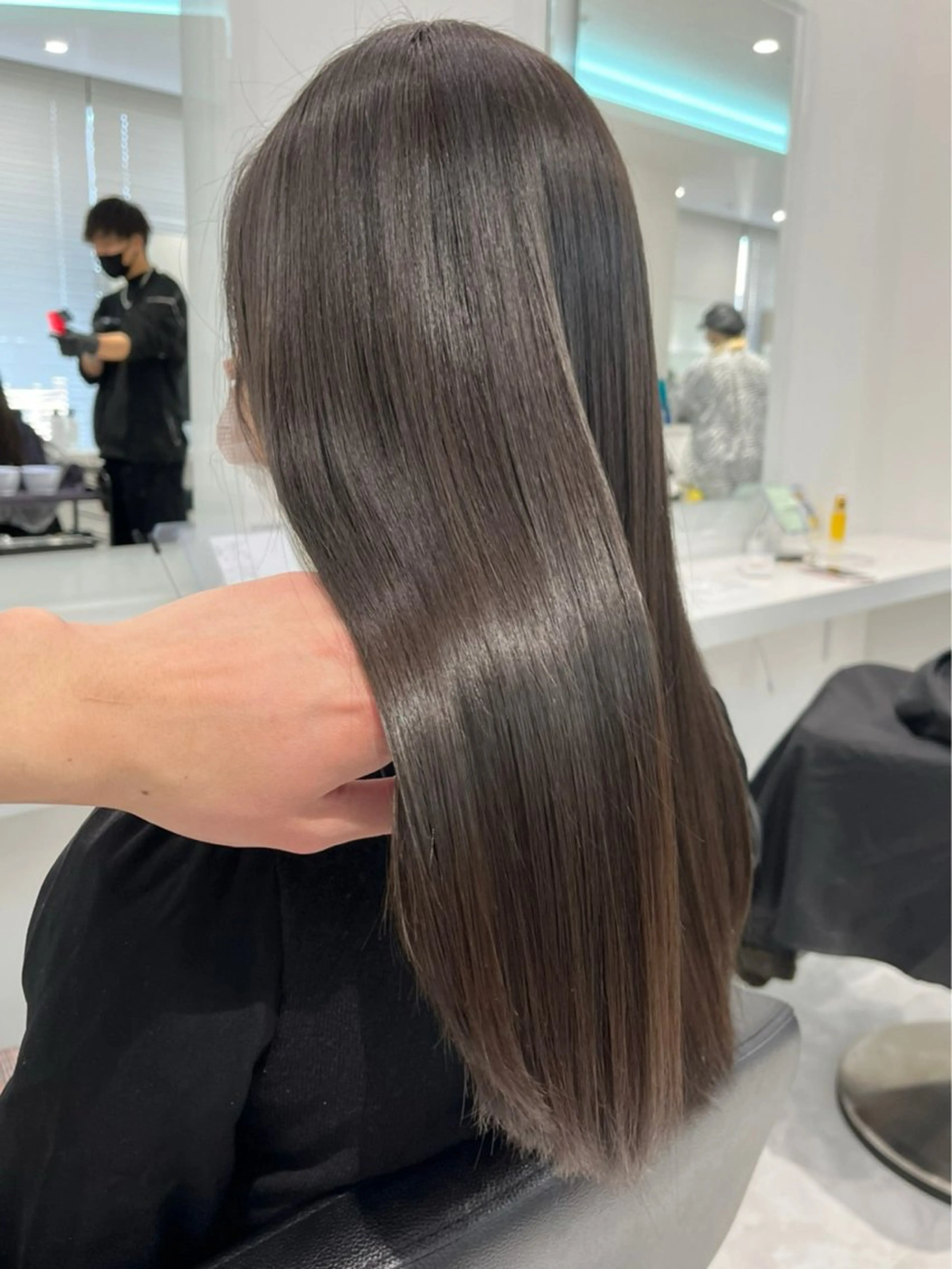 ロング メンズ 艶感ミルクティー🤍 色落ち綺麗🤍ともやのヘアスタイル