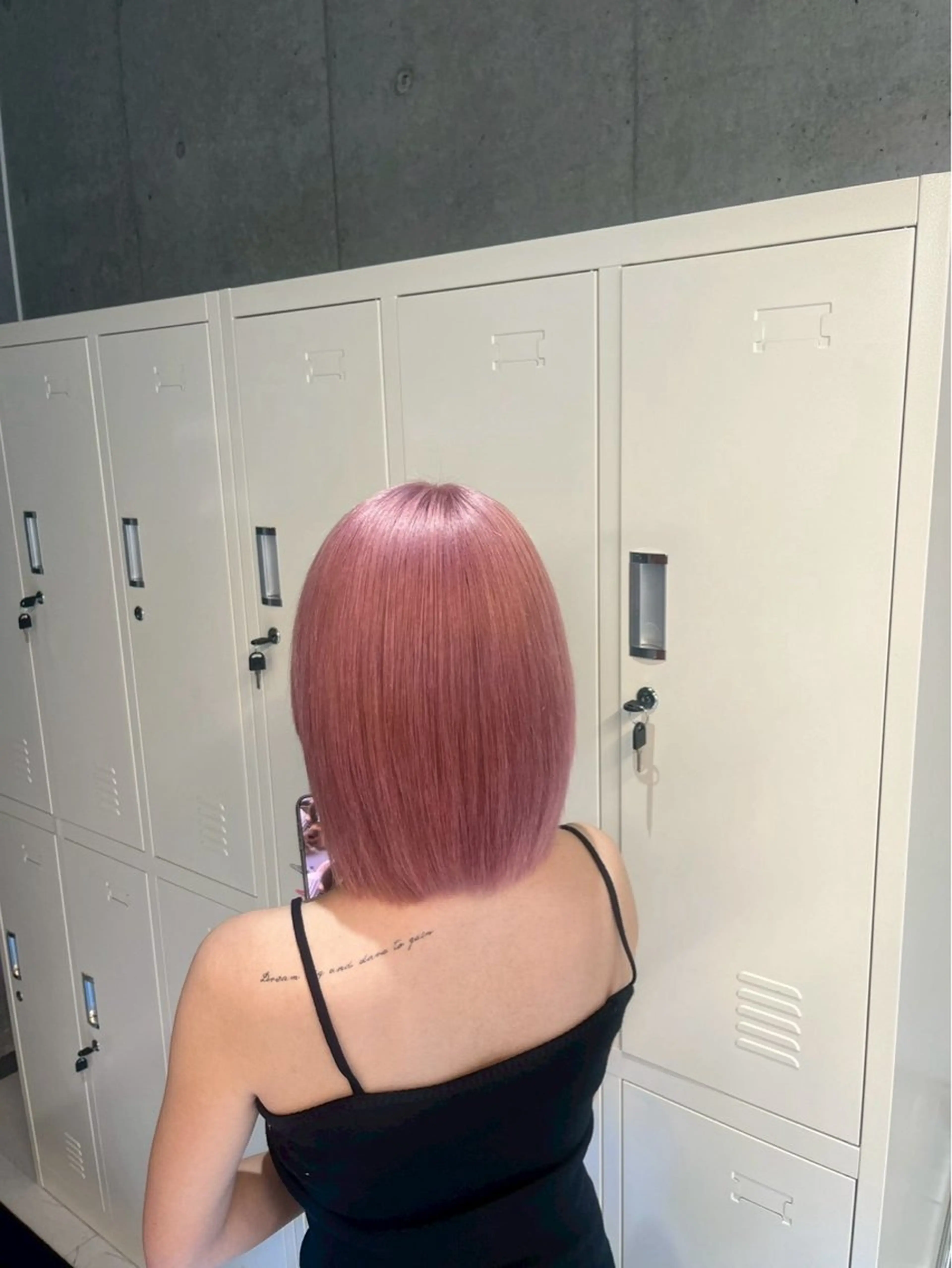 ミディアム カラー 🌈推し活ハイトーン 💫荒川結星のヘアスタイル