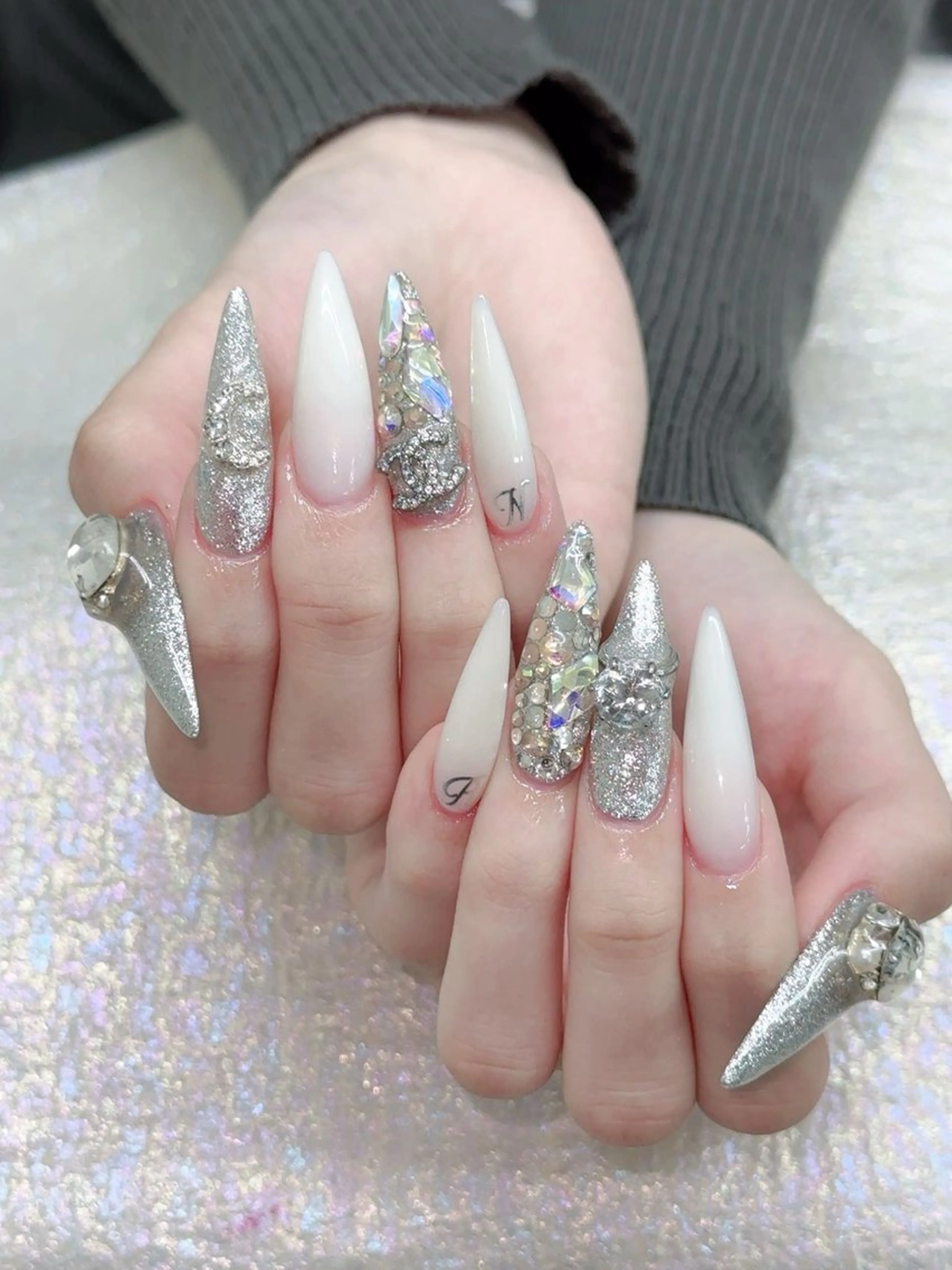 ネイル ハンドネイル Queens ciciのネイルデザイン