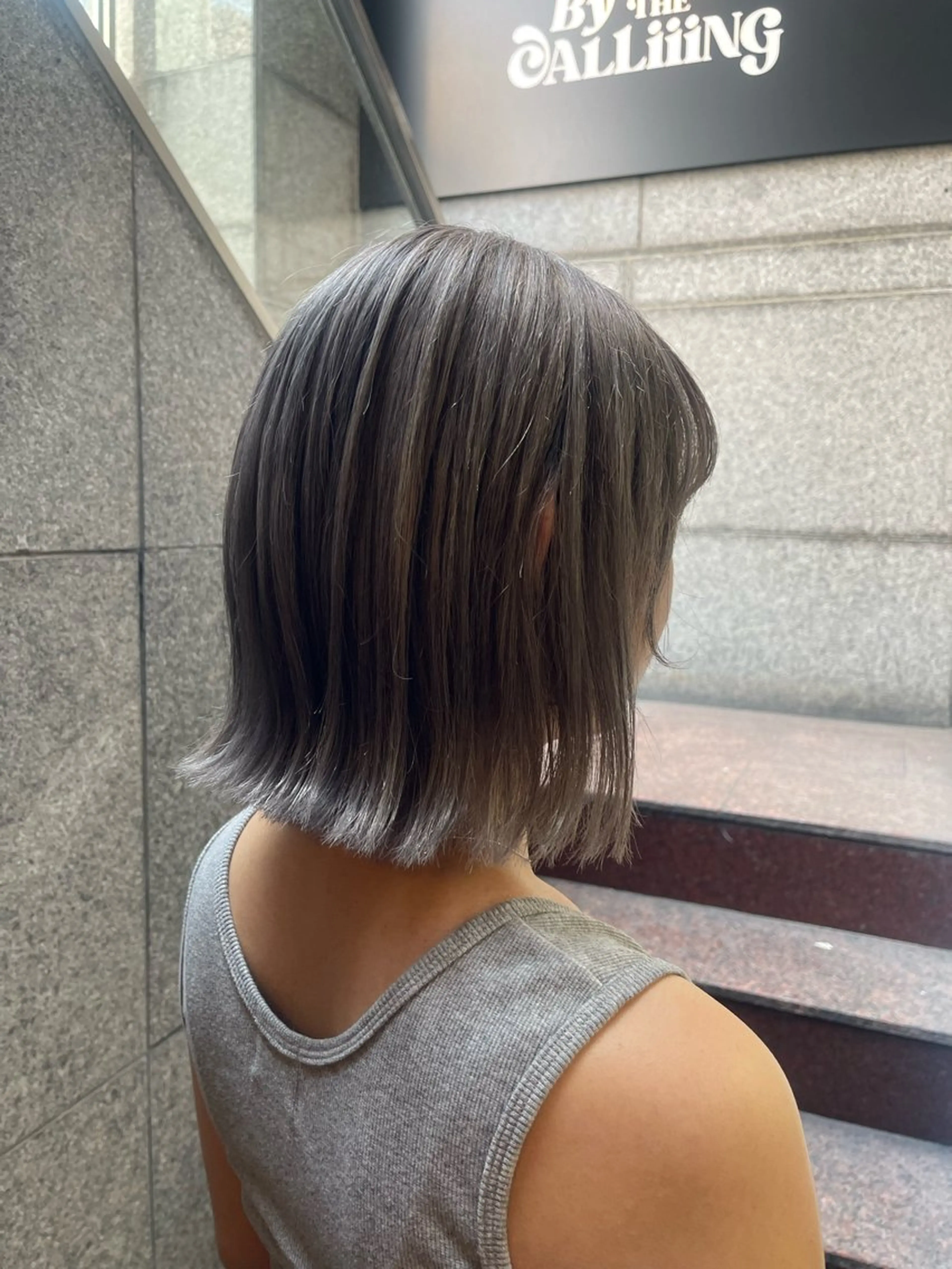 ミディアム 広島:ミルキーカラー tsumaのヘアスタイル