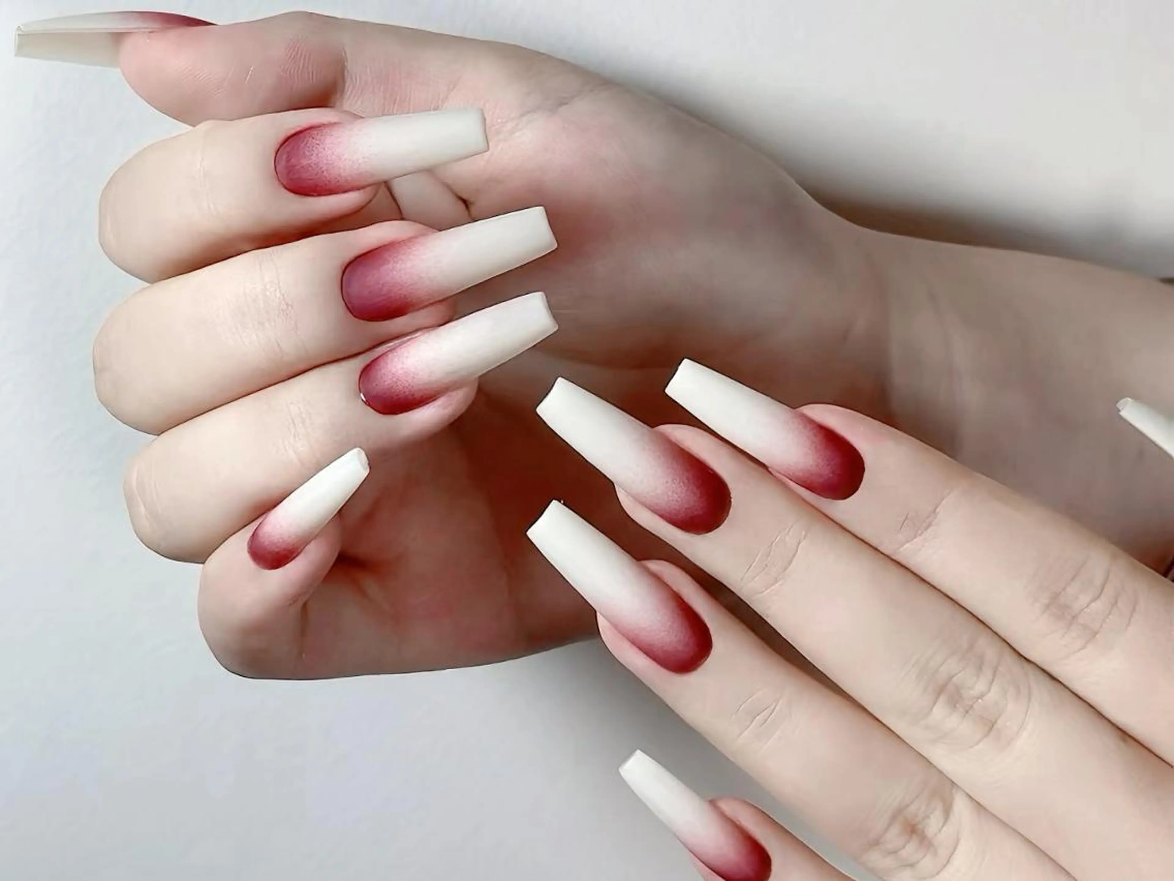 ネイル オーロラネイル チークネイル 長さ出し フットネイル フレンチネイル ハンドネイル ハンドケア Pretty nailのネイルデザイン