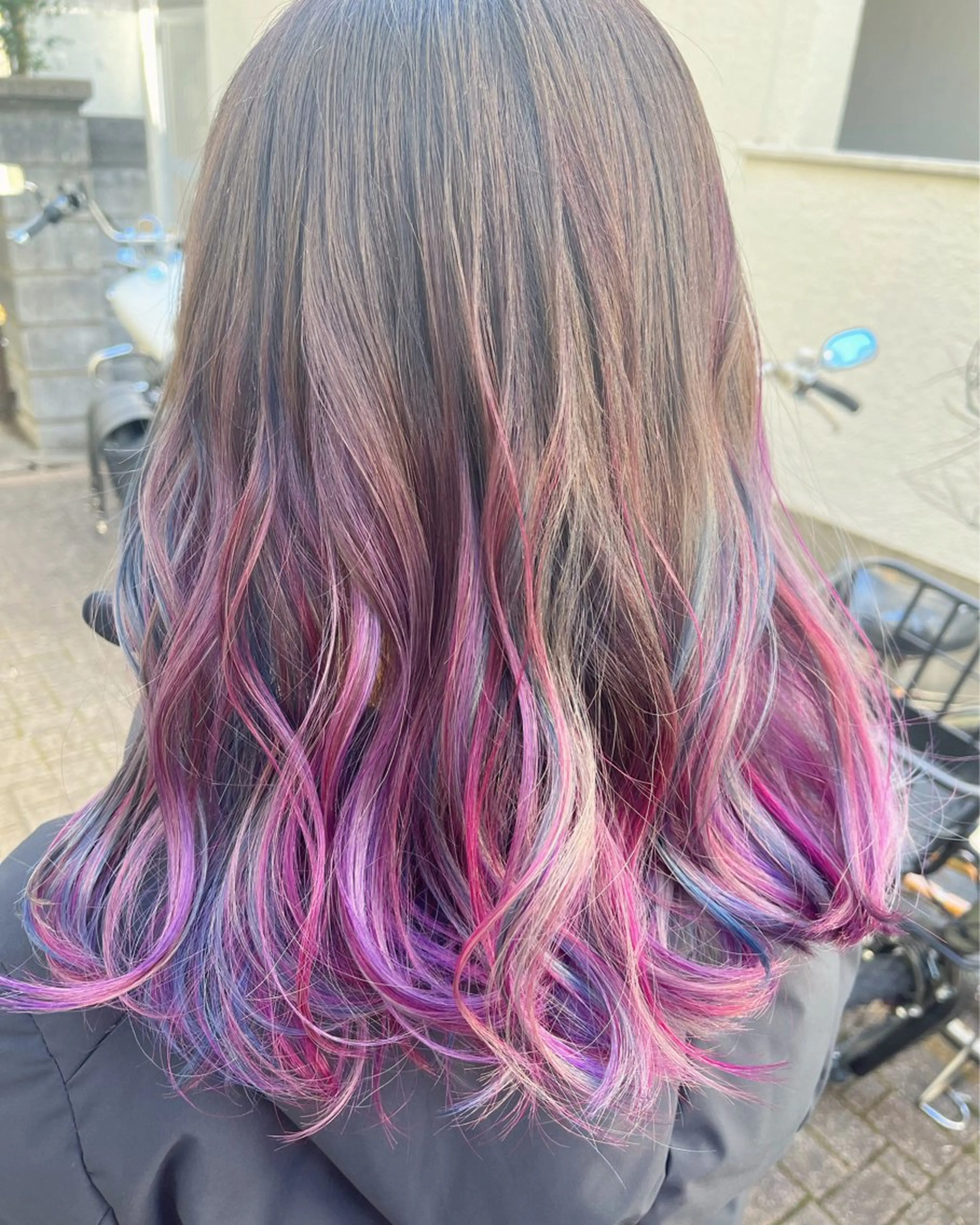 セミロング カラー ブリーチ グラデーションカラー ユニコーンカラー カット ヘアカラー トリートメント 原宿サロン代表 デザインカラー伊藤卓のヘアスタイル