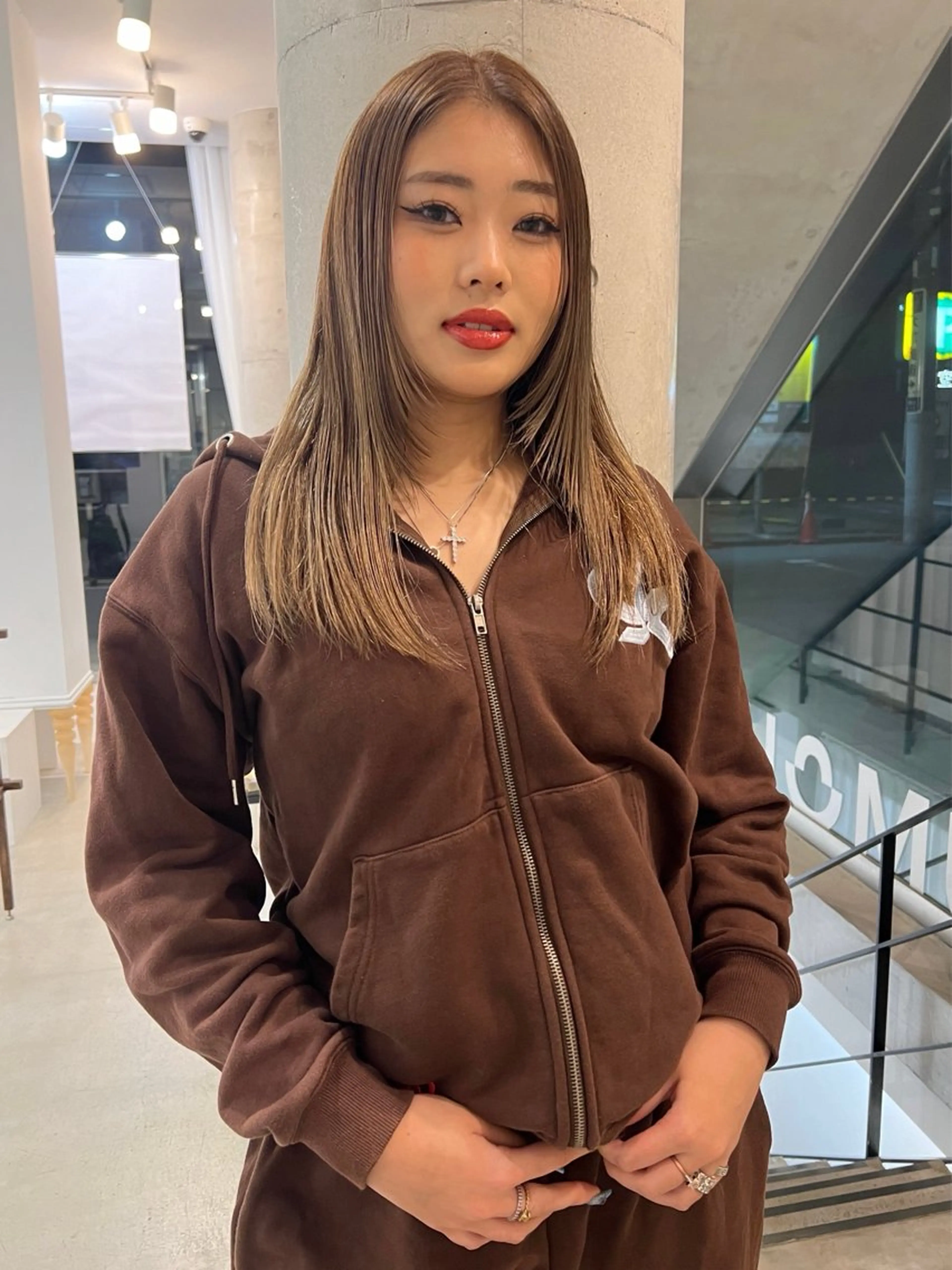 セミロング カラー カット ヘアカラー トリートメント レイヤー/ 透明感SHIMAのヘアスタイル