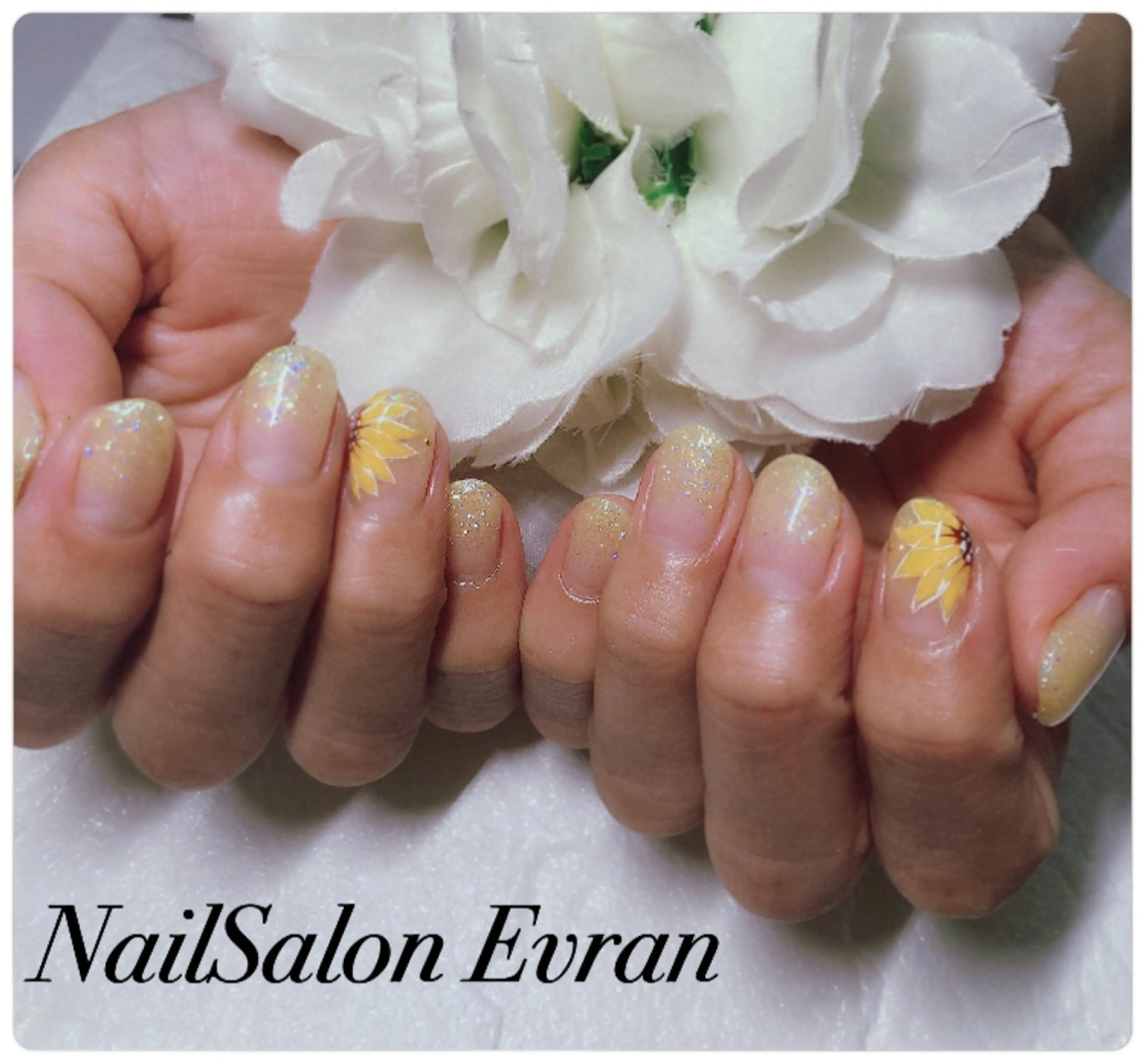 ネイル アートネイル フレンチネイル マグネットネイル 持ち込み ニュアンスネイル Nail salon Evranのネイルデザイン