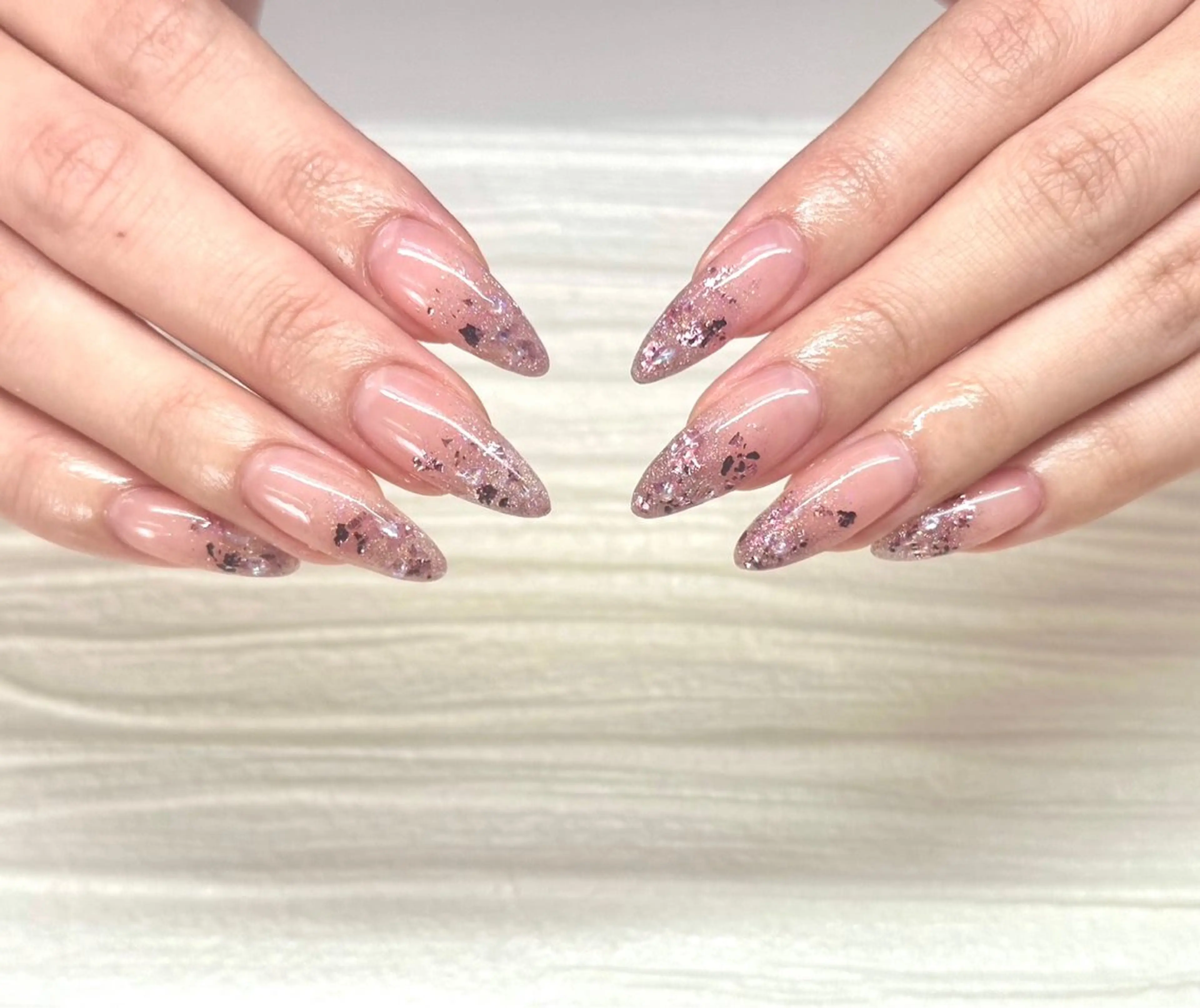 ハンド💅🏻オフ無し【ラメグラ】の写真