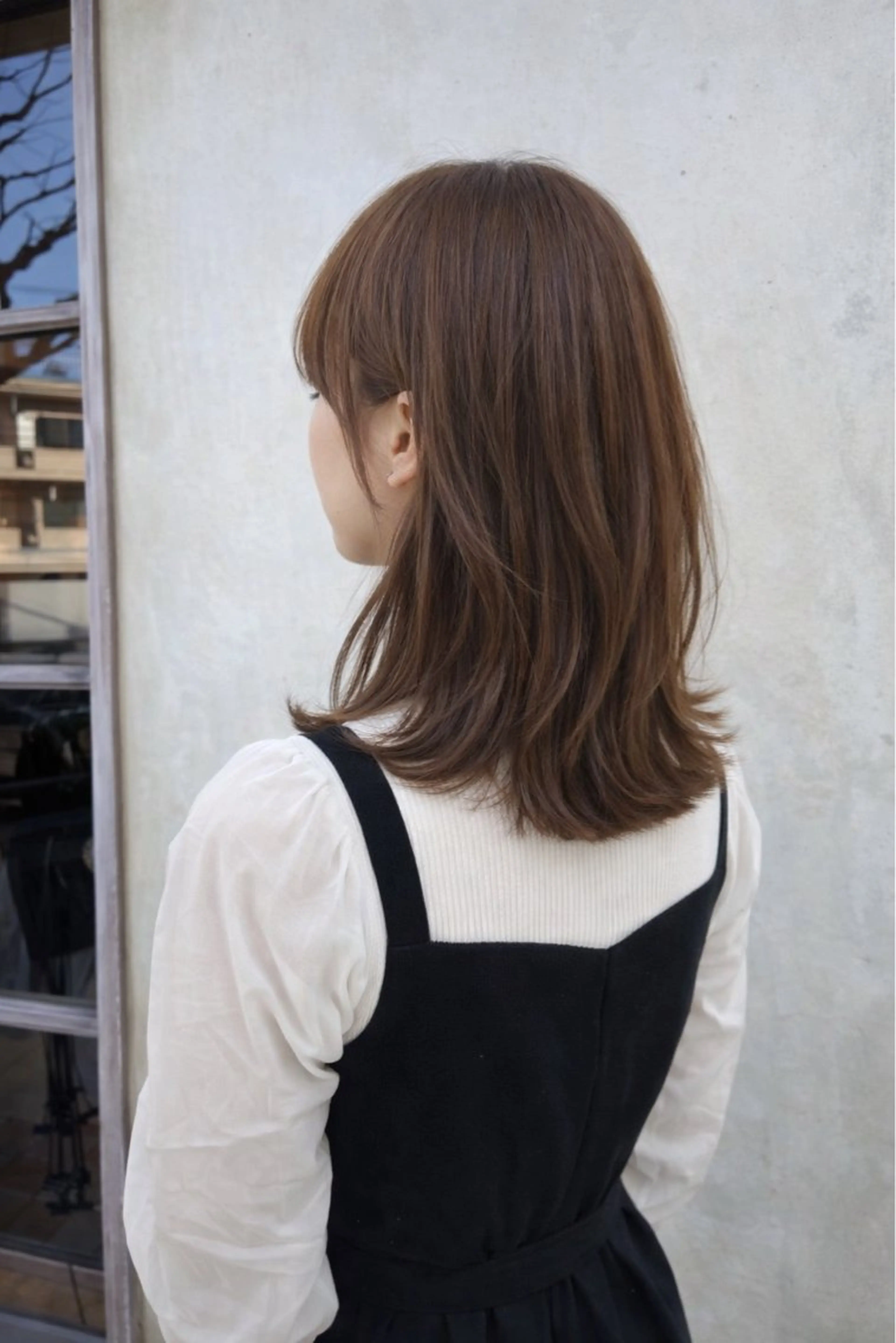 セミロング amie by afloatのヘアスタイル