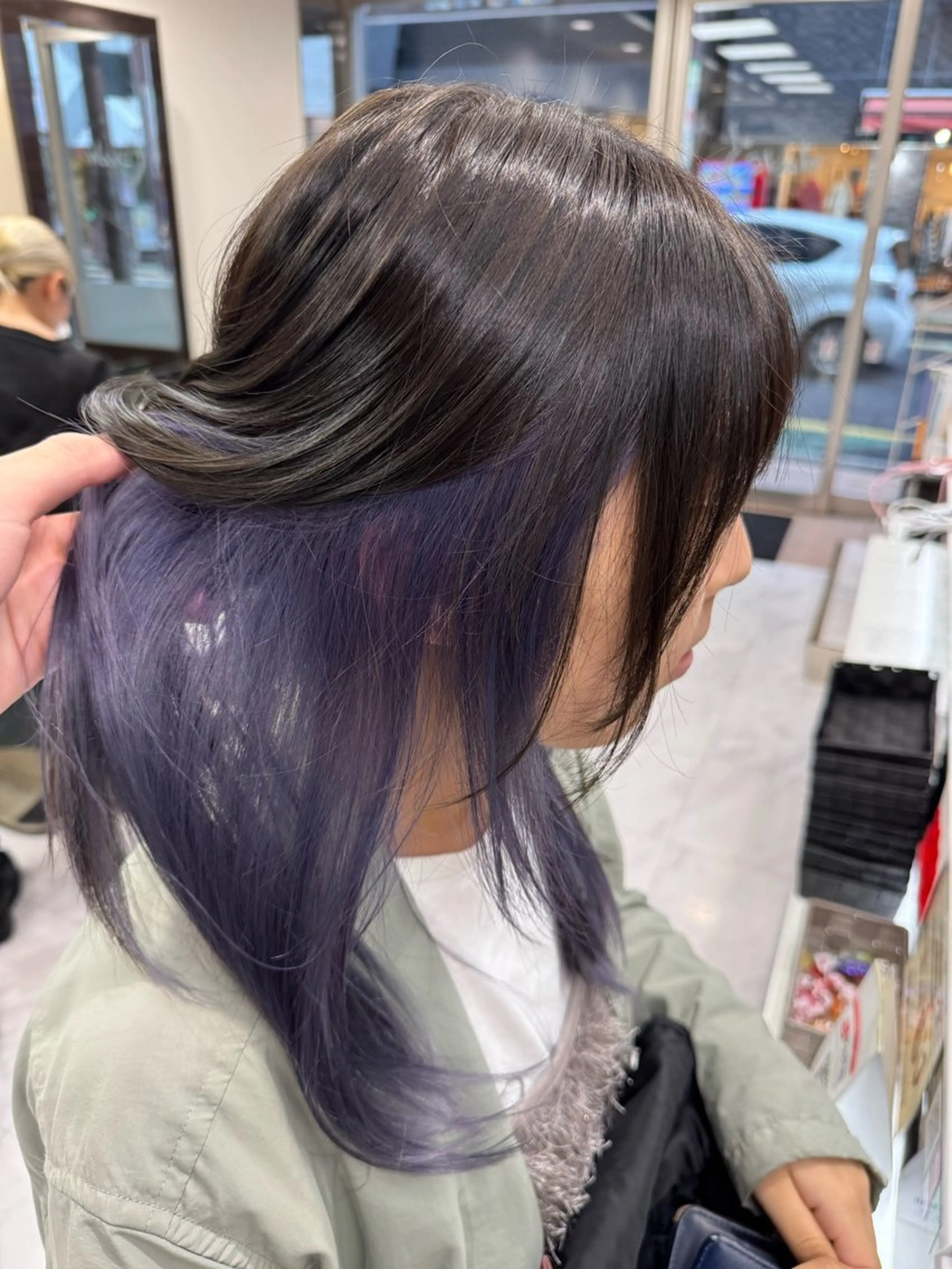 セミロング カラー ヘアアレンジ 切りっぱなしボブ アッシュ アッシュブラウン ミストバング ブリーチ カット ヘアカラー トリートメント 目黒 碧人のヘアスタイル