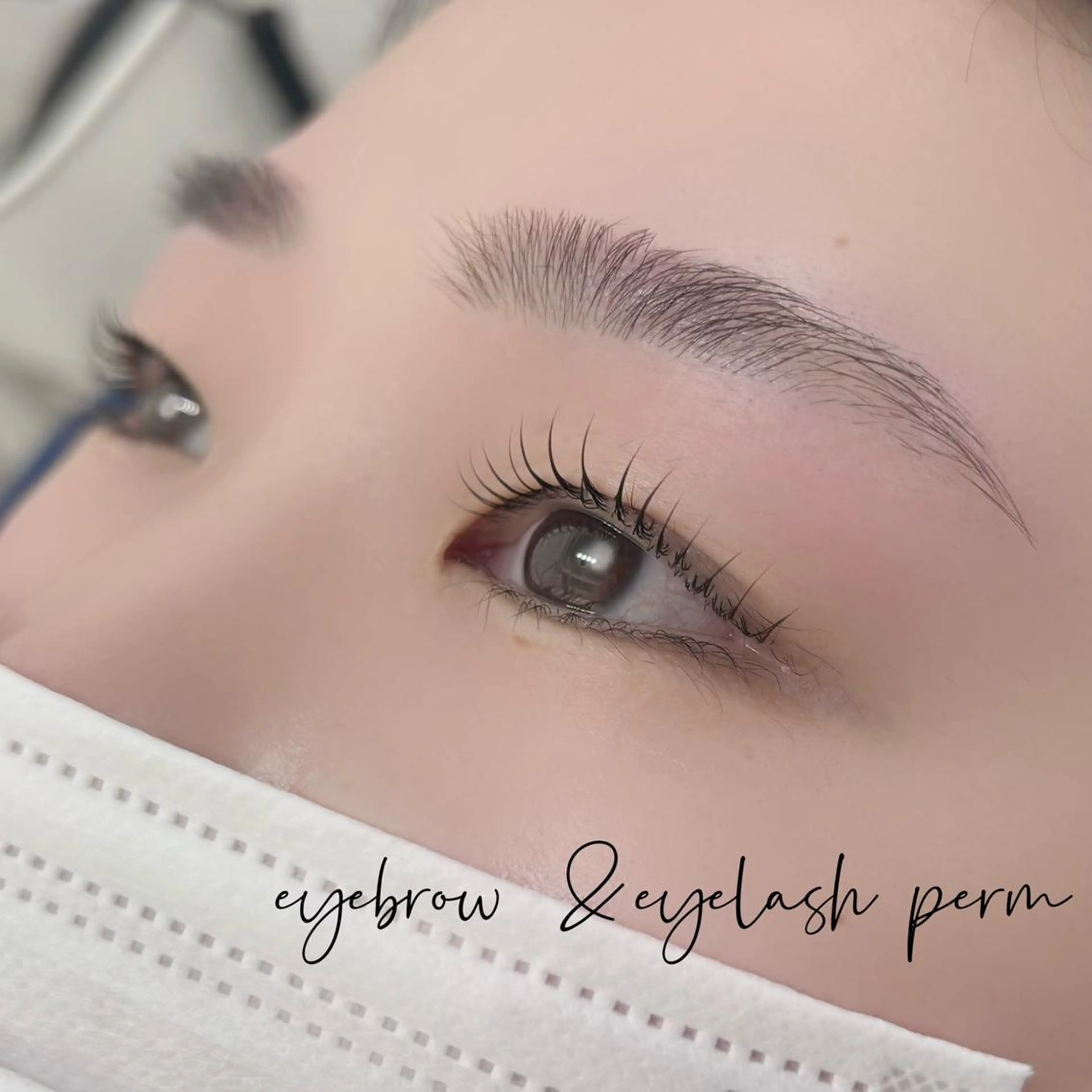 【NEW/眉毛スタイリング】アイブロウWAXスタイリング ¥4500+指名料¥300《shuuemura使用》の写真