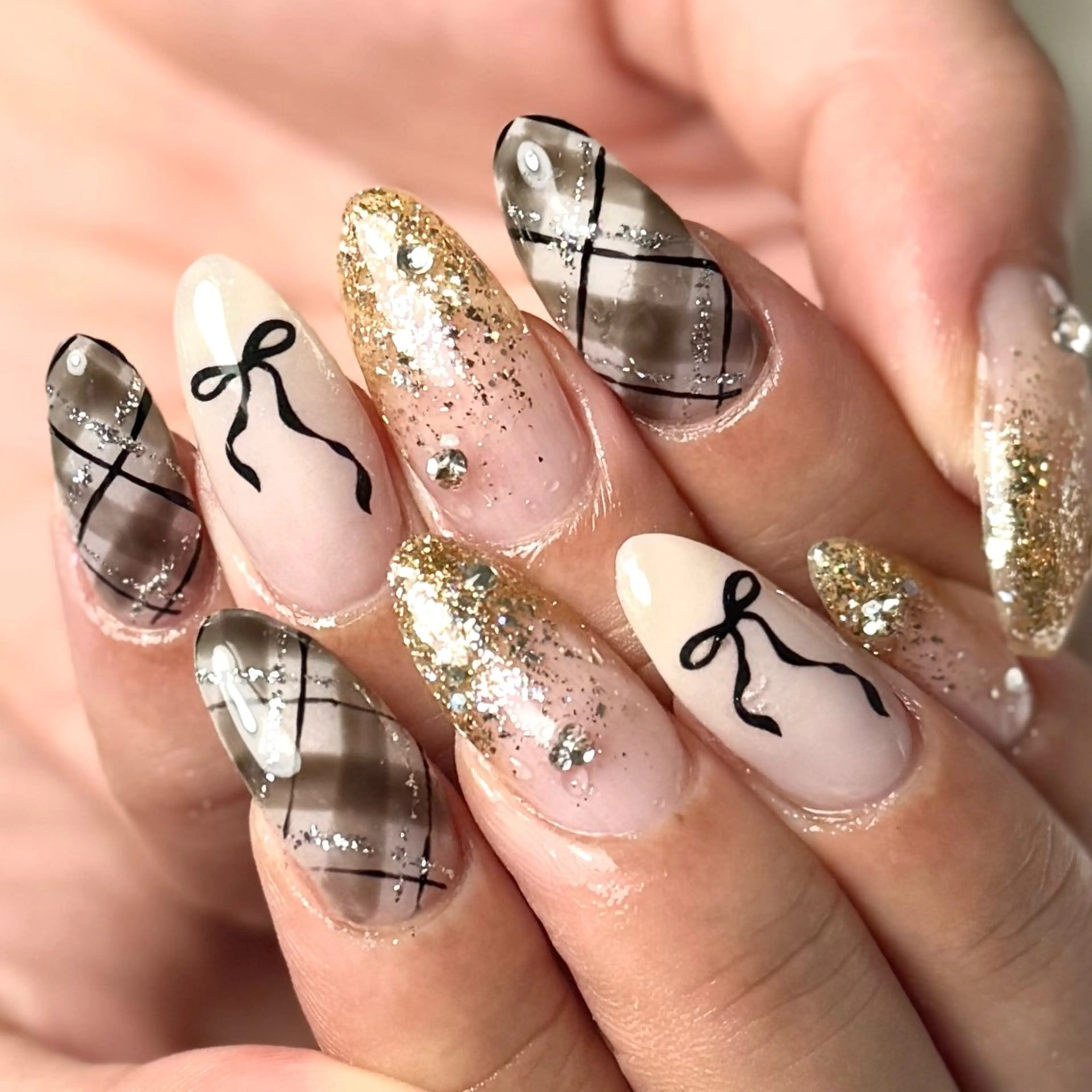 ネイル ハンドネイル ルシイ🎀新宿長さ 出しパーツ専門店のネイルデザイン