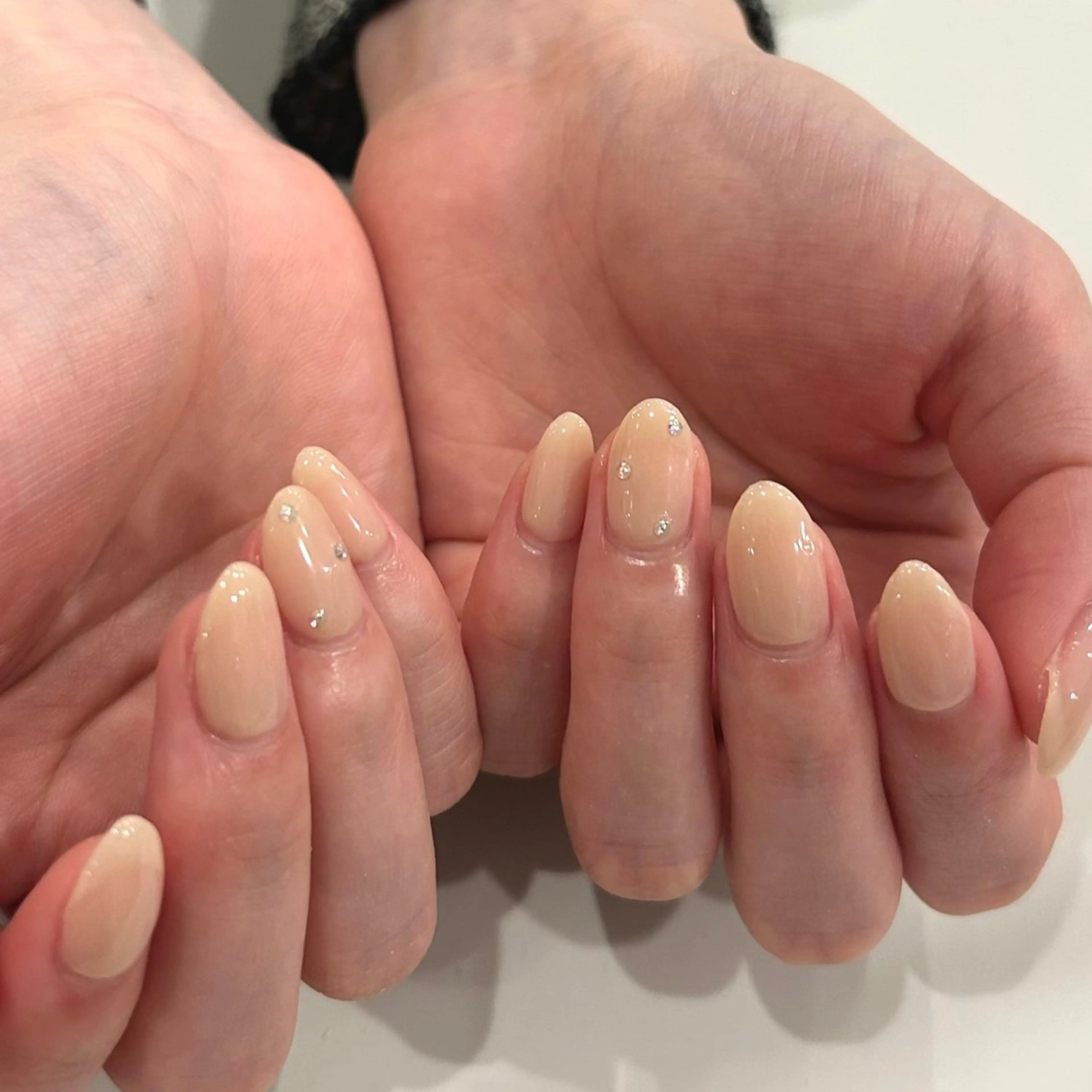 ネイル ストーンネイル 岡崎 佑香のネイルデザイン