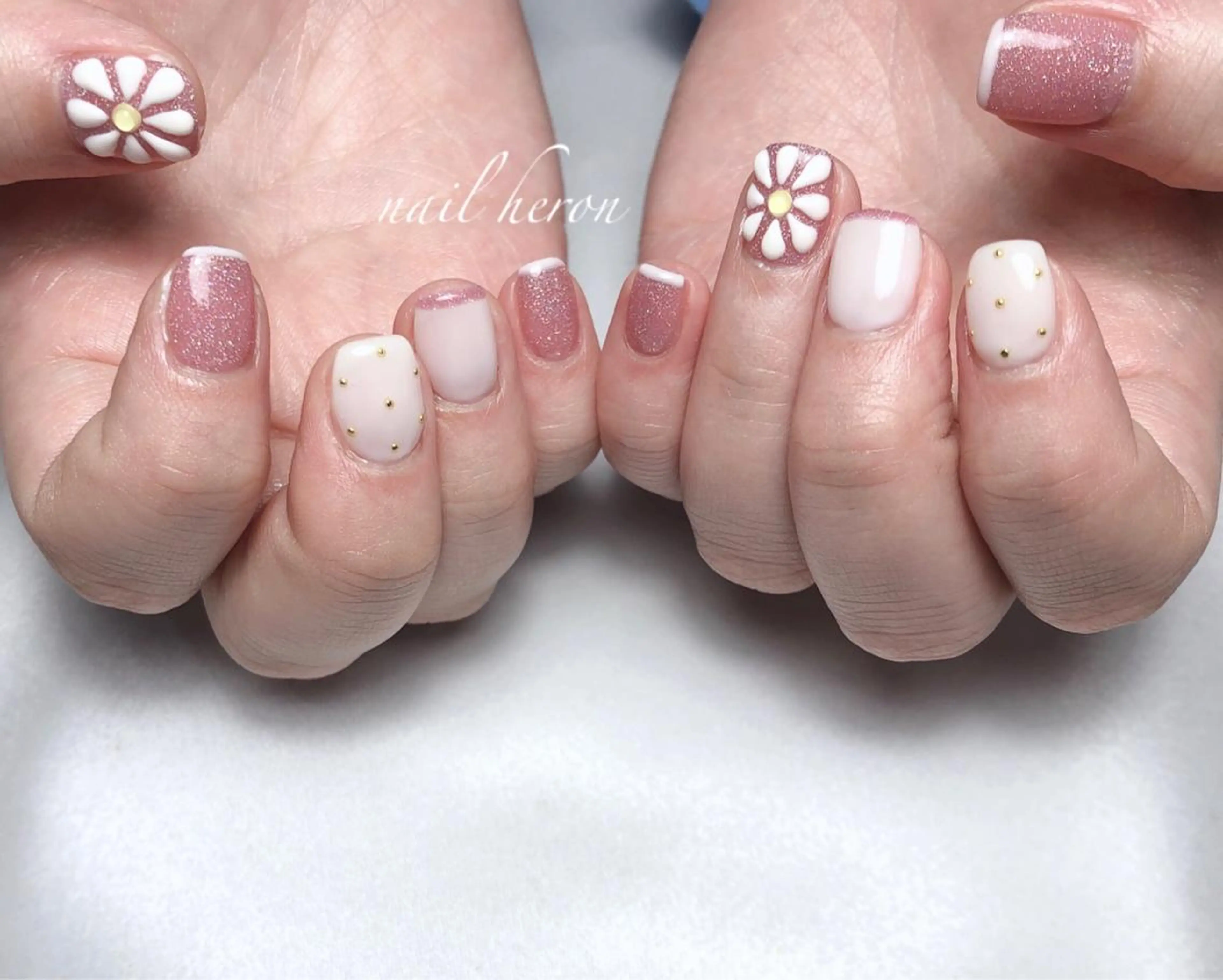 ネイル フラワーネイル ぷっくりネイル ハンドネイル nail heron所属・saki_ nail heronのネイルデザイン