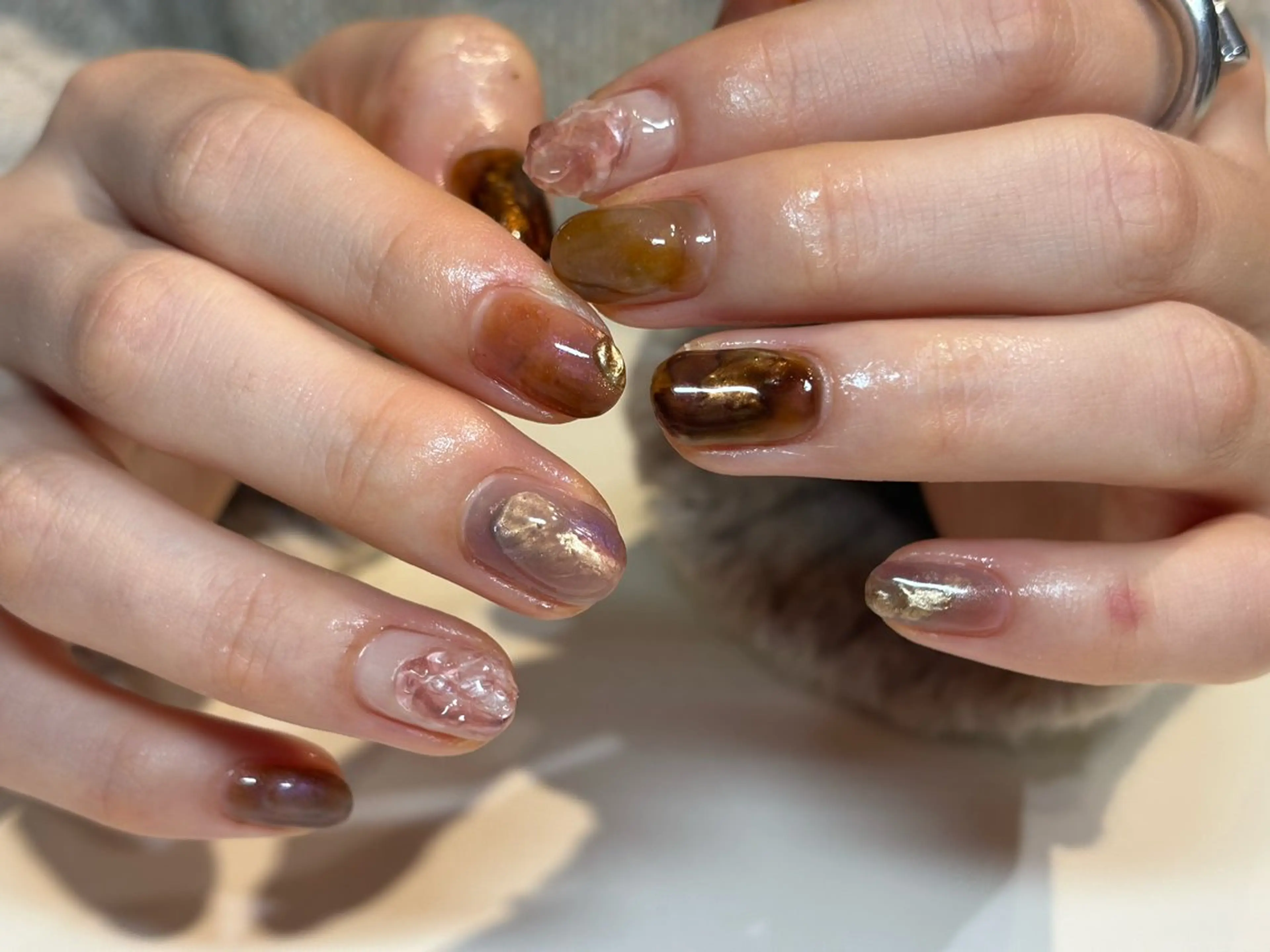 ネイル フットネイル フレンチネイル ジェルネイル グラデーション マグネットネイル misa🫧ナチュラ ル縮毛矯正/髪質改善のヘアスタイル