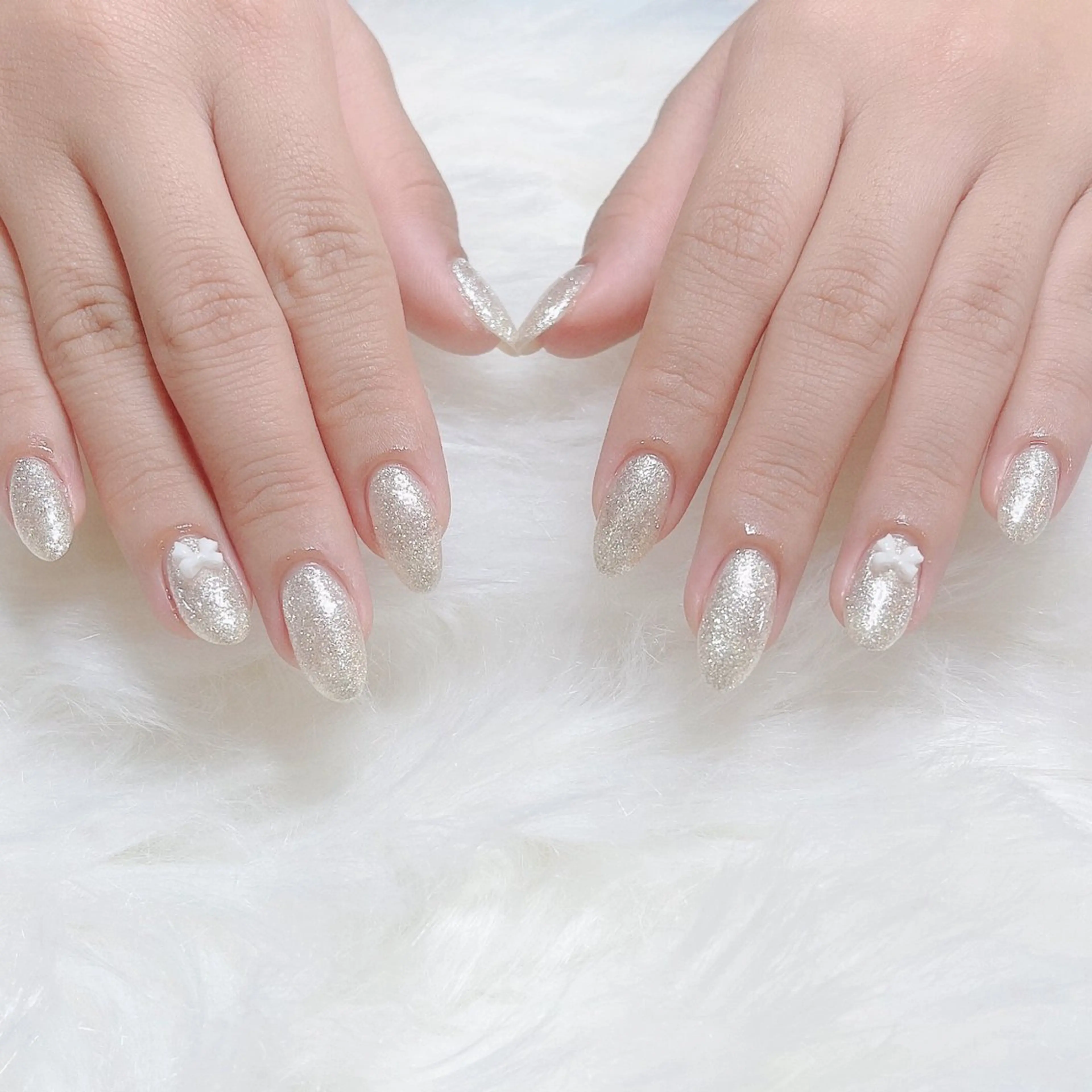 ネイル ラメ(グリッター) ワンカラーネイル リボン ホワイト ハンドネイル nail patio 新越谷 yukiのネイルデザイン