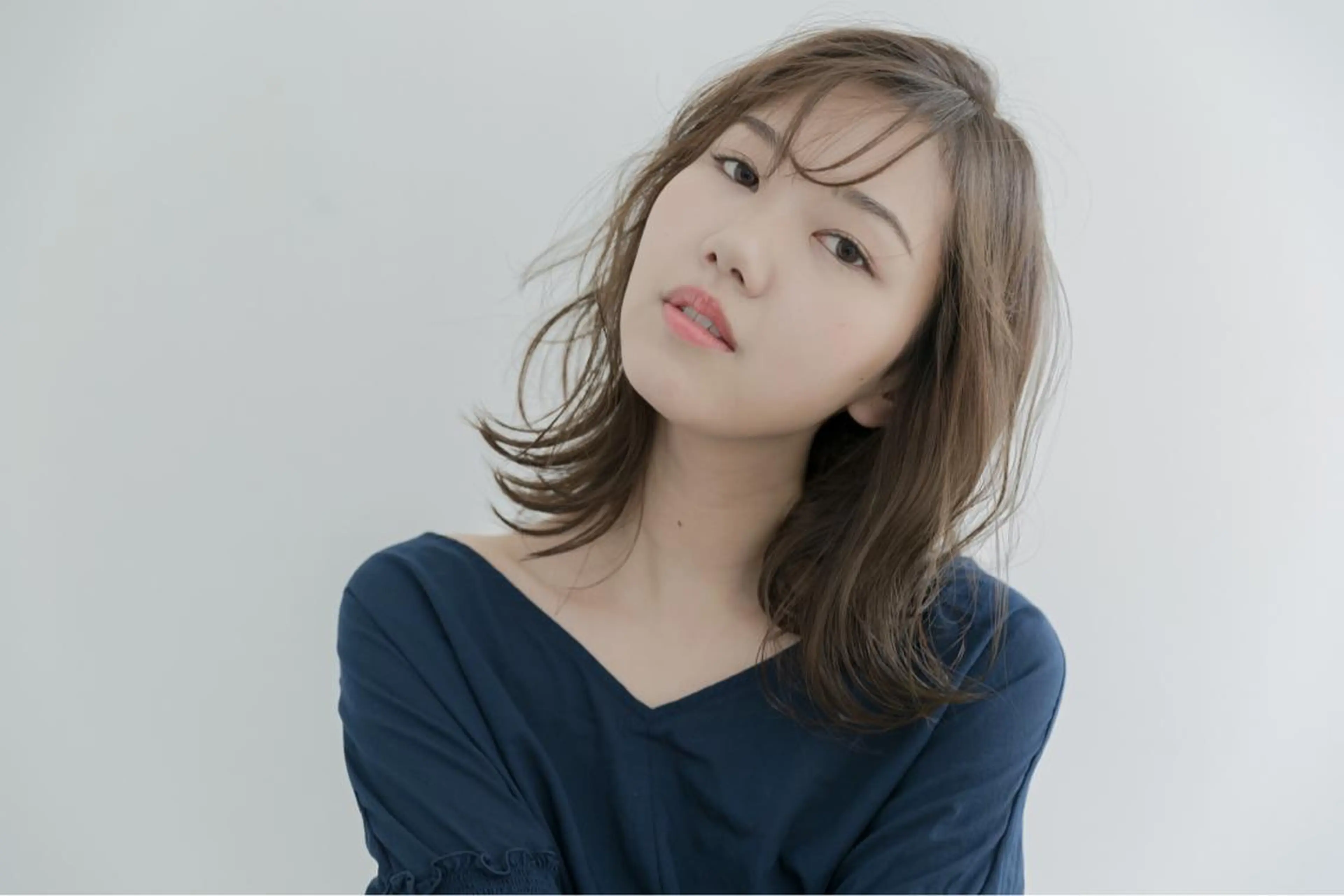 ミディアム カラー ツジガキ ユウスケのヘアスタイル