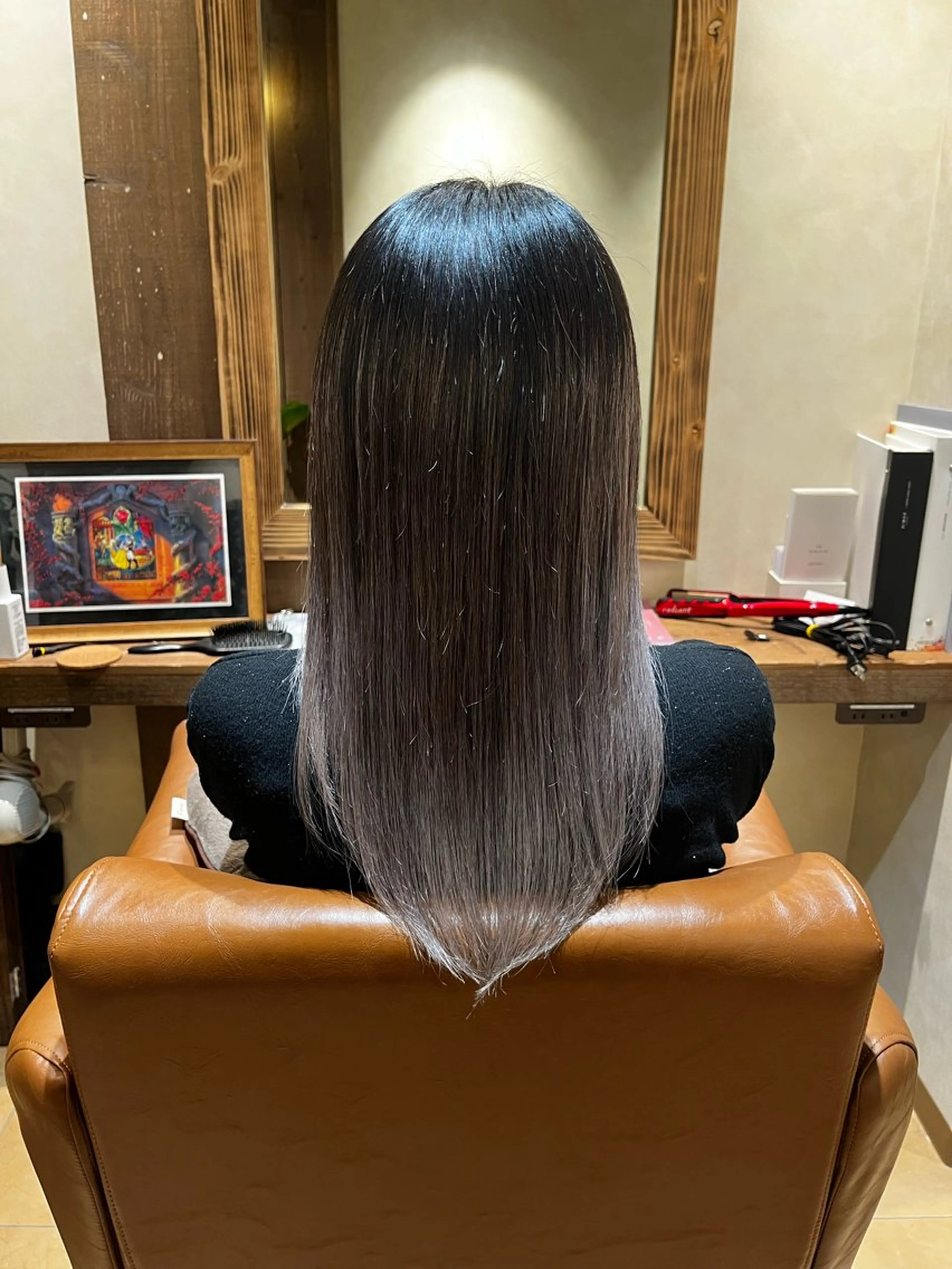 セミロング カラー バレイヤージュ ブリーチ レイヤーカット ヘアカラー end roll りんのヘアスタイル